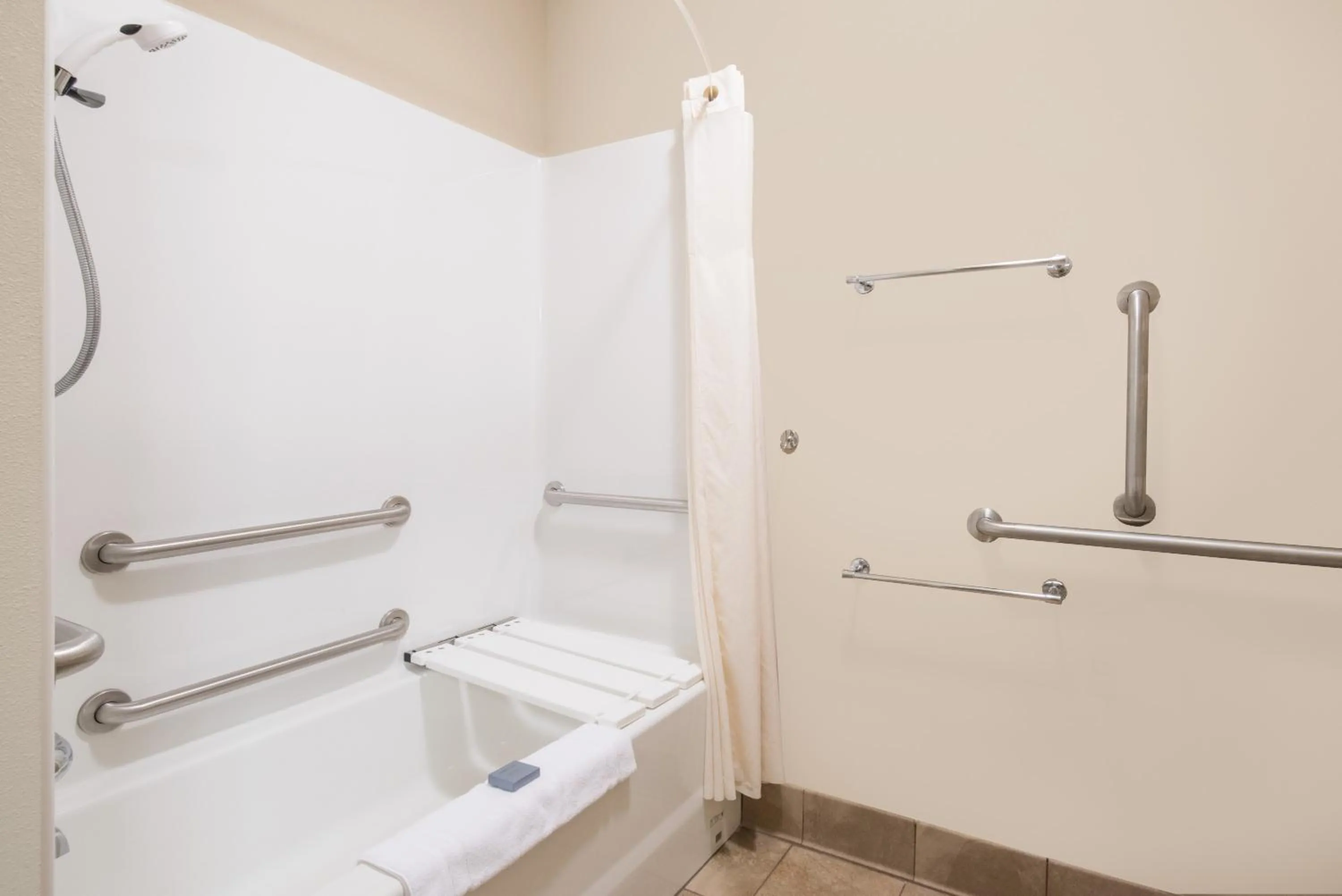 Hawthorn Extended Stay by Wyndham Dickinson