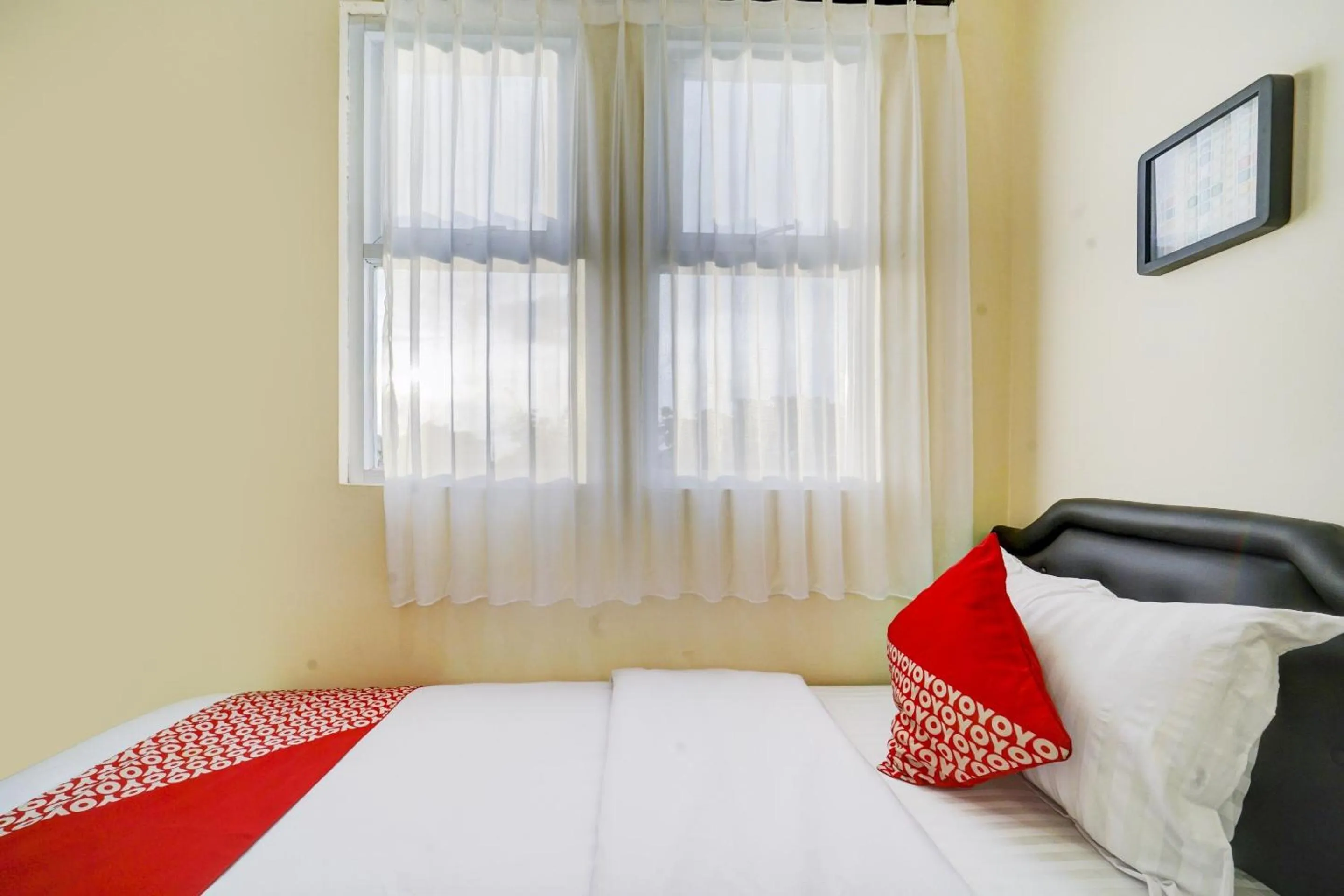 Bedroom, Bed in Hotel O River inn Malioboro