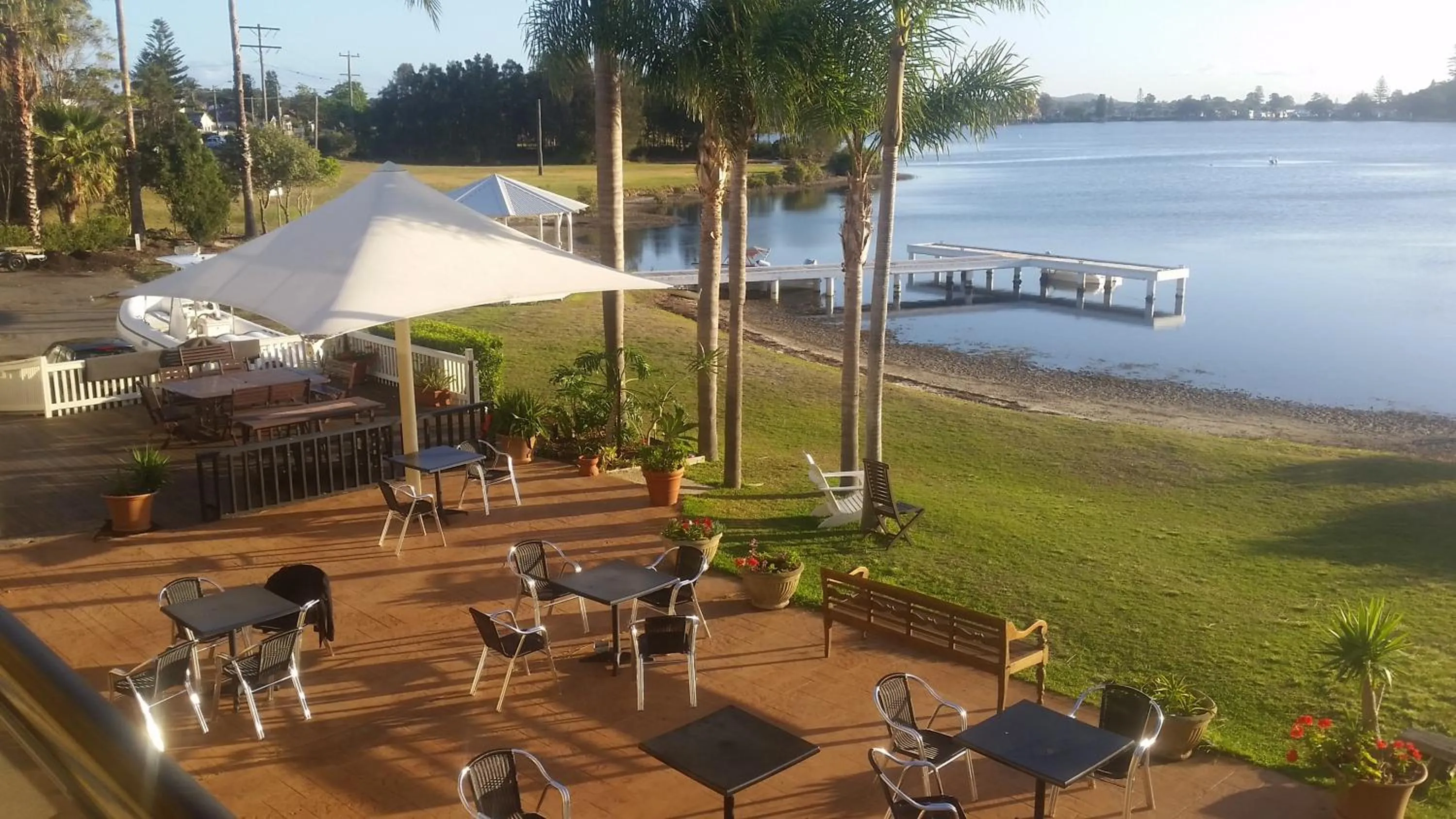 Lake view in Squid's Ink Motel