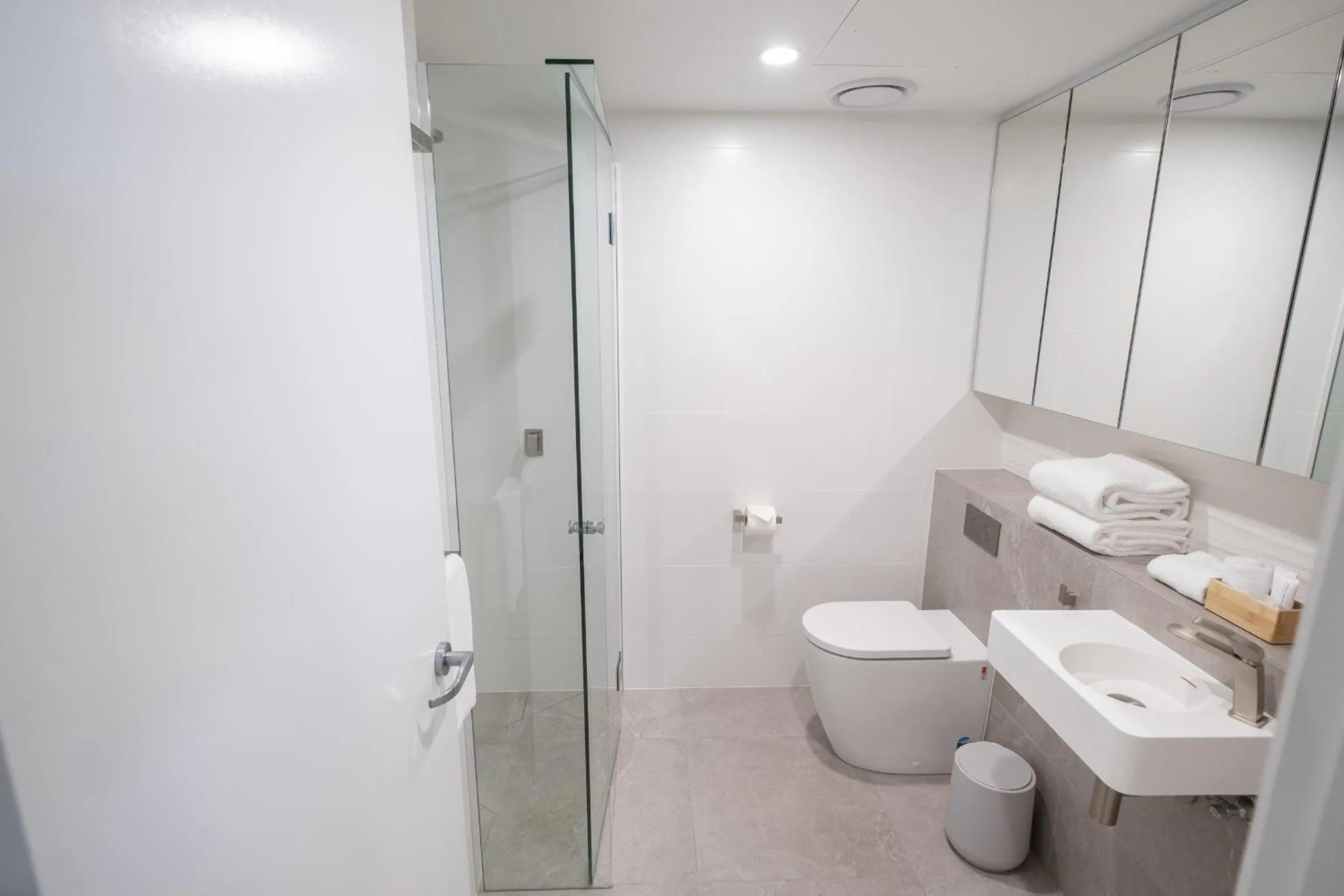 Shower in Oshen Holiday Apartments Yeppoon