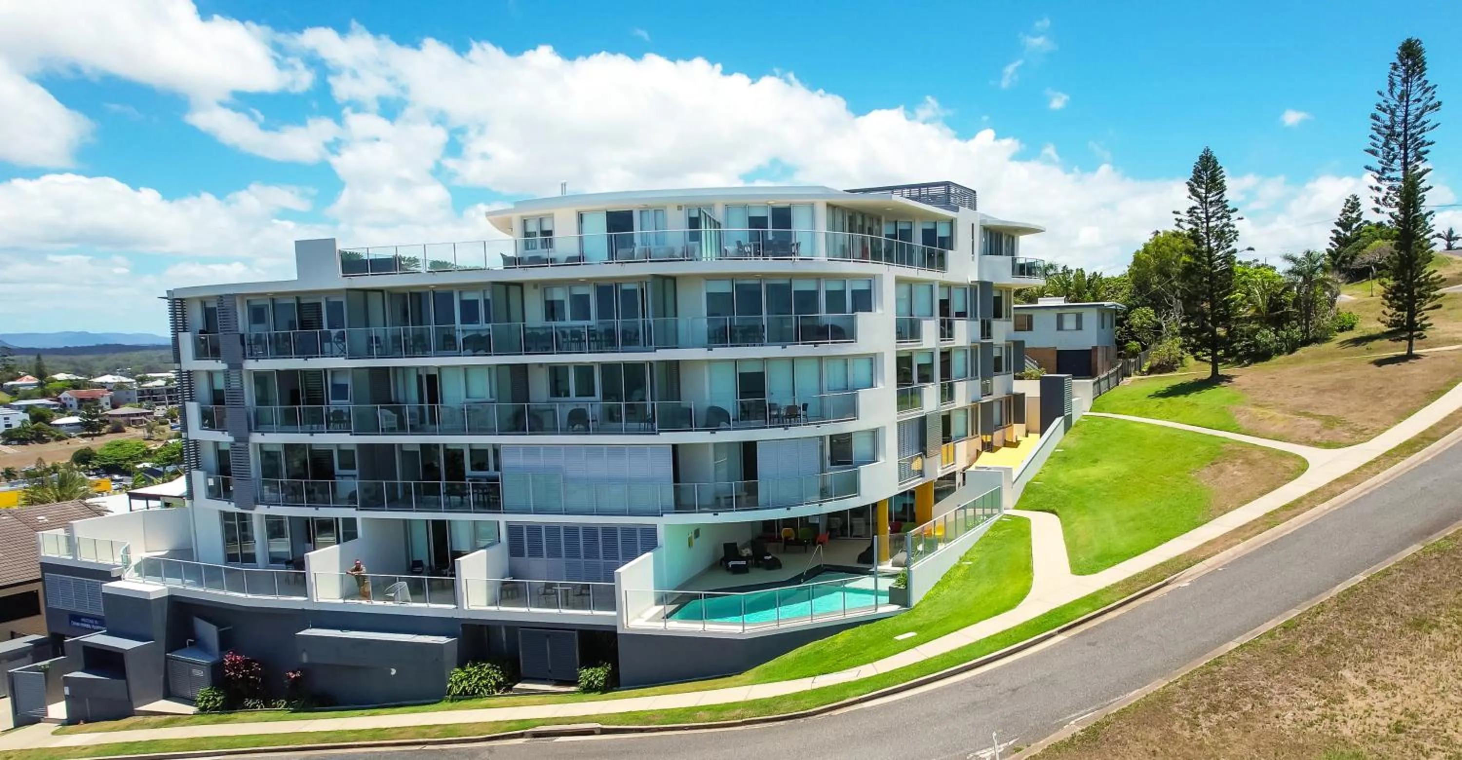 Property building in Oshen Holiday Apartments Yeppoon