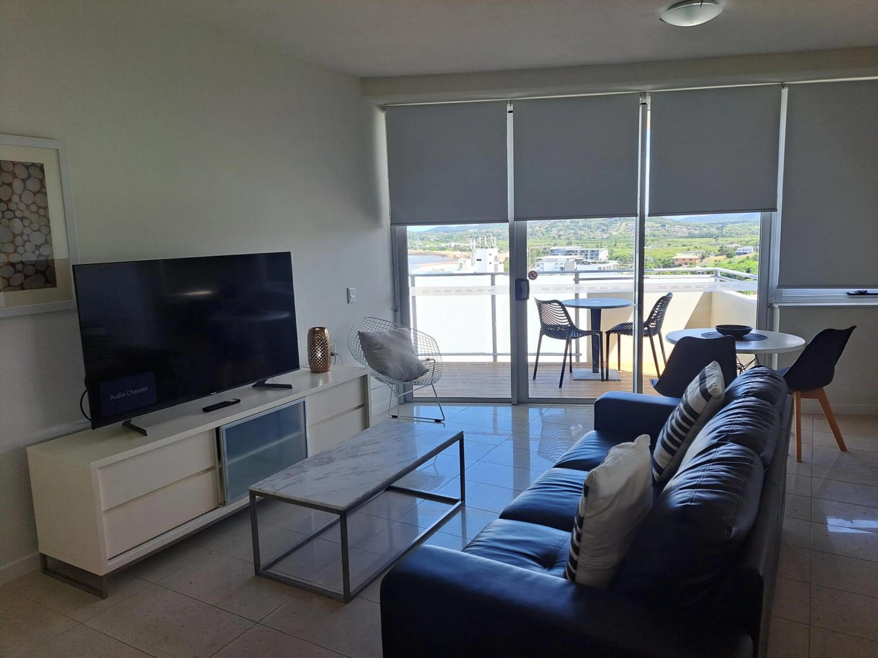 Living room in Oshen Holiday Apartments Yeppoon