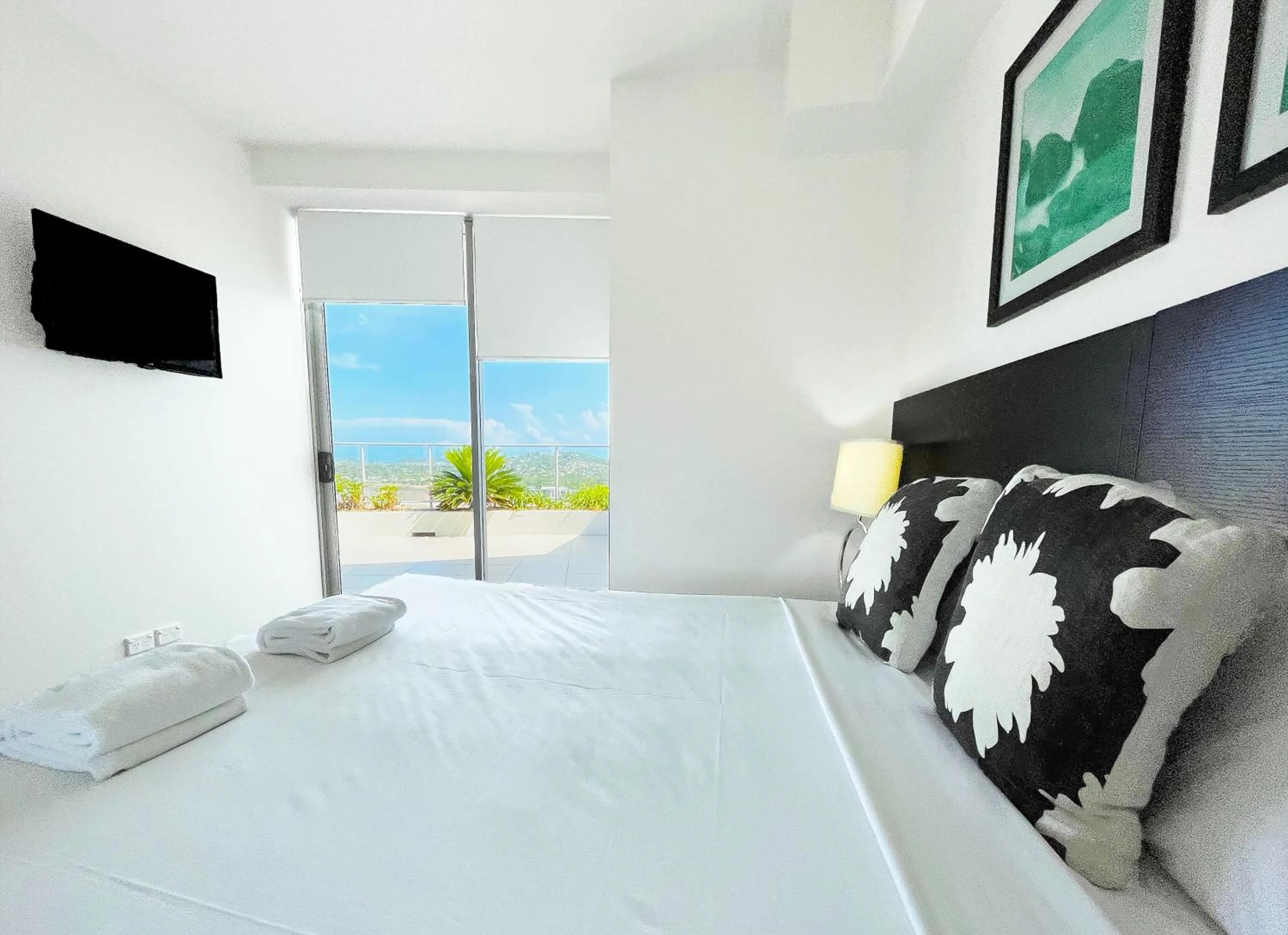 Bed in Oshen Holiday Apartments Yeppoon