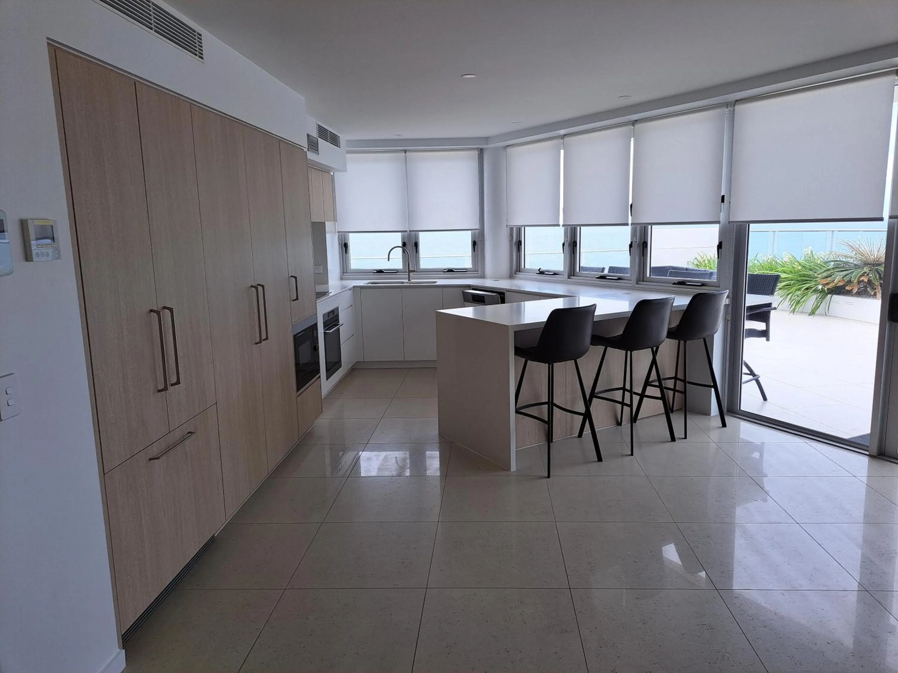 kitchen in Oshen Holiday Apartments Yeppoon