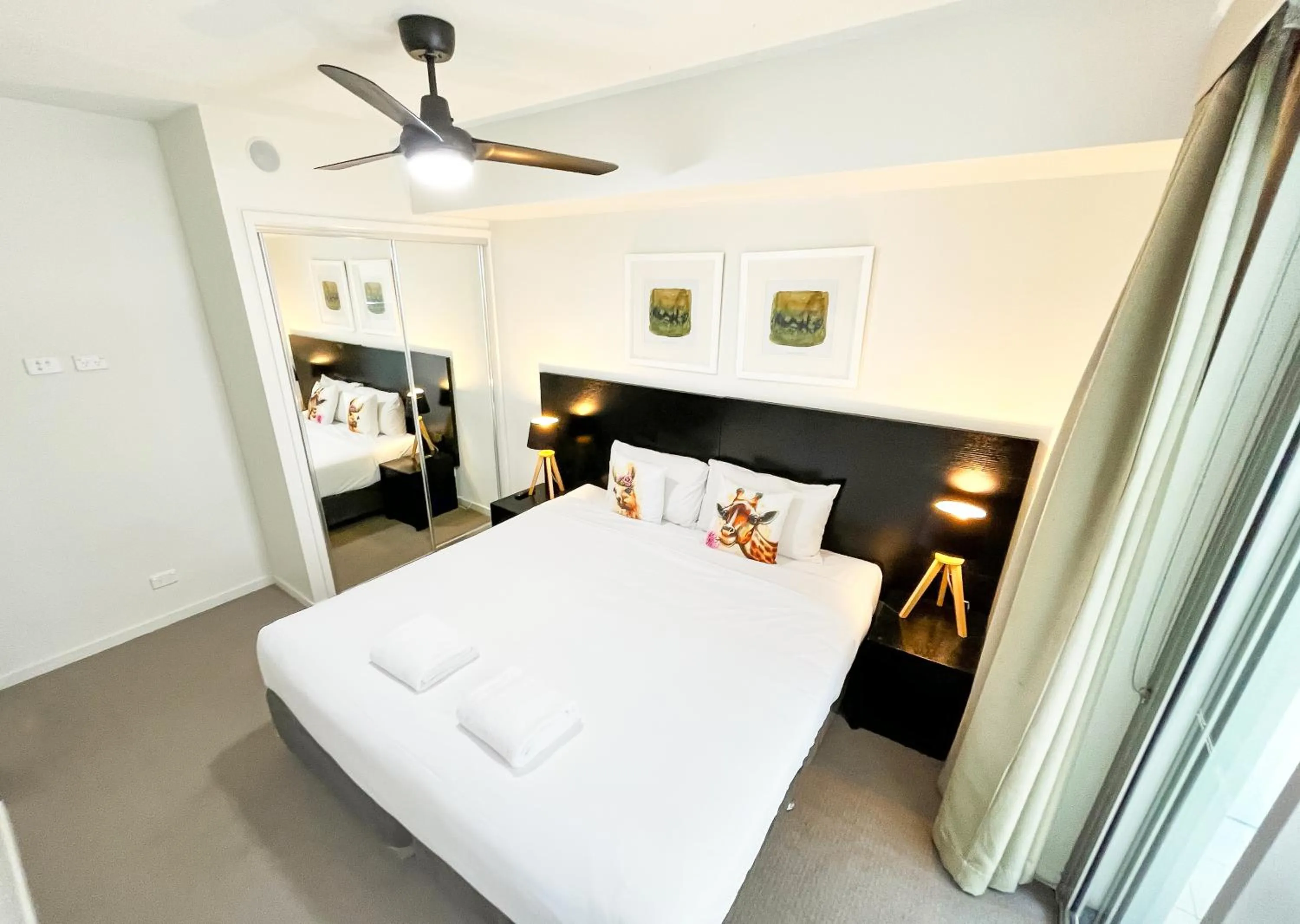 Bed in Oshen Holiday Apartments Yeppoon