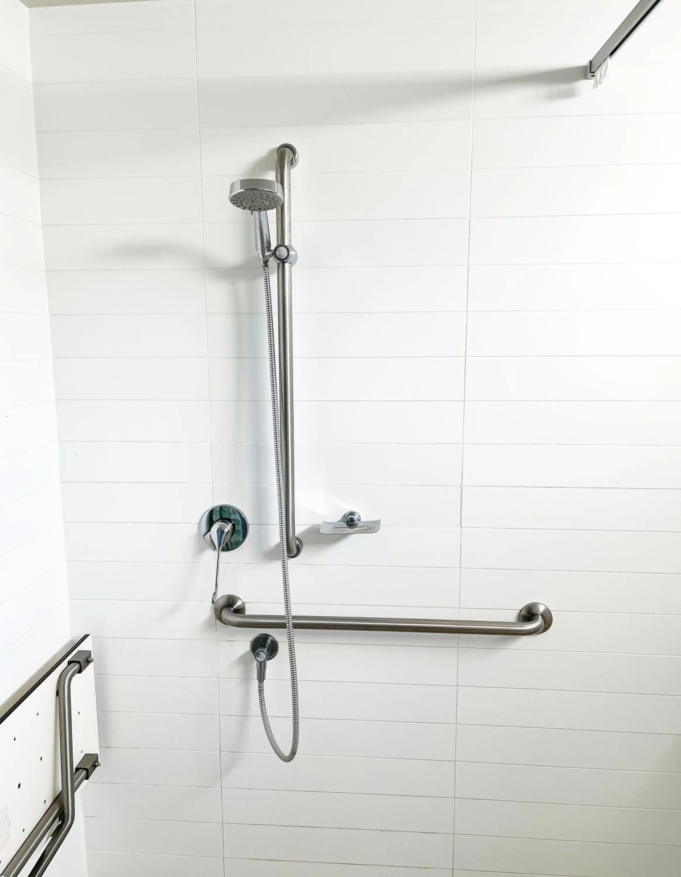 Shower in Oshen Holiday Apartments Yeppoon