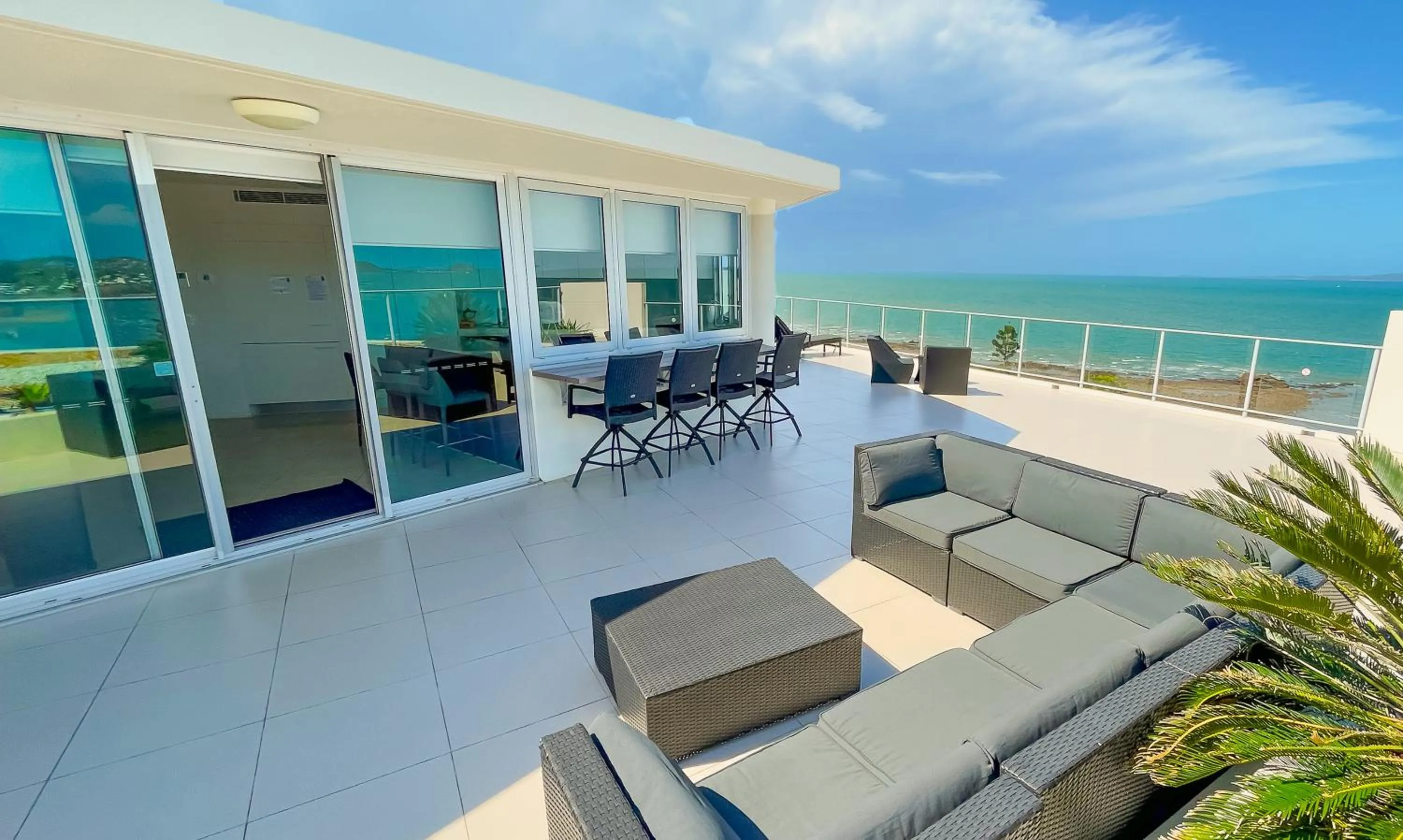 Balcony/Terrace in Oshen Holiday Apartments Yeppoon