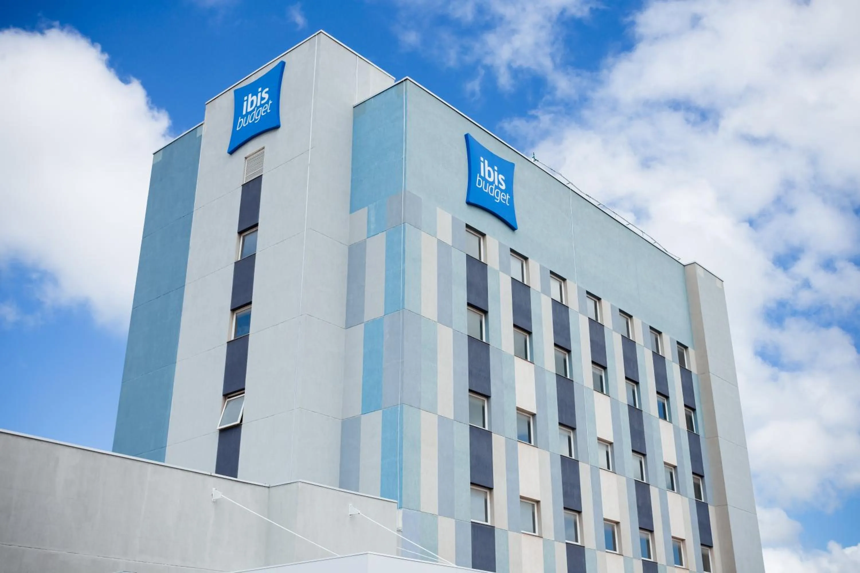 Facade/entrance in IBIS BUDGET CAPAO Bonito