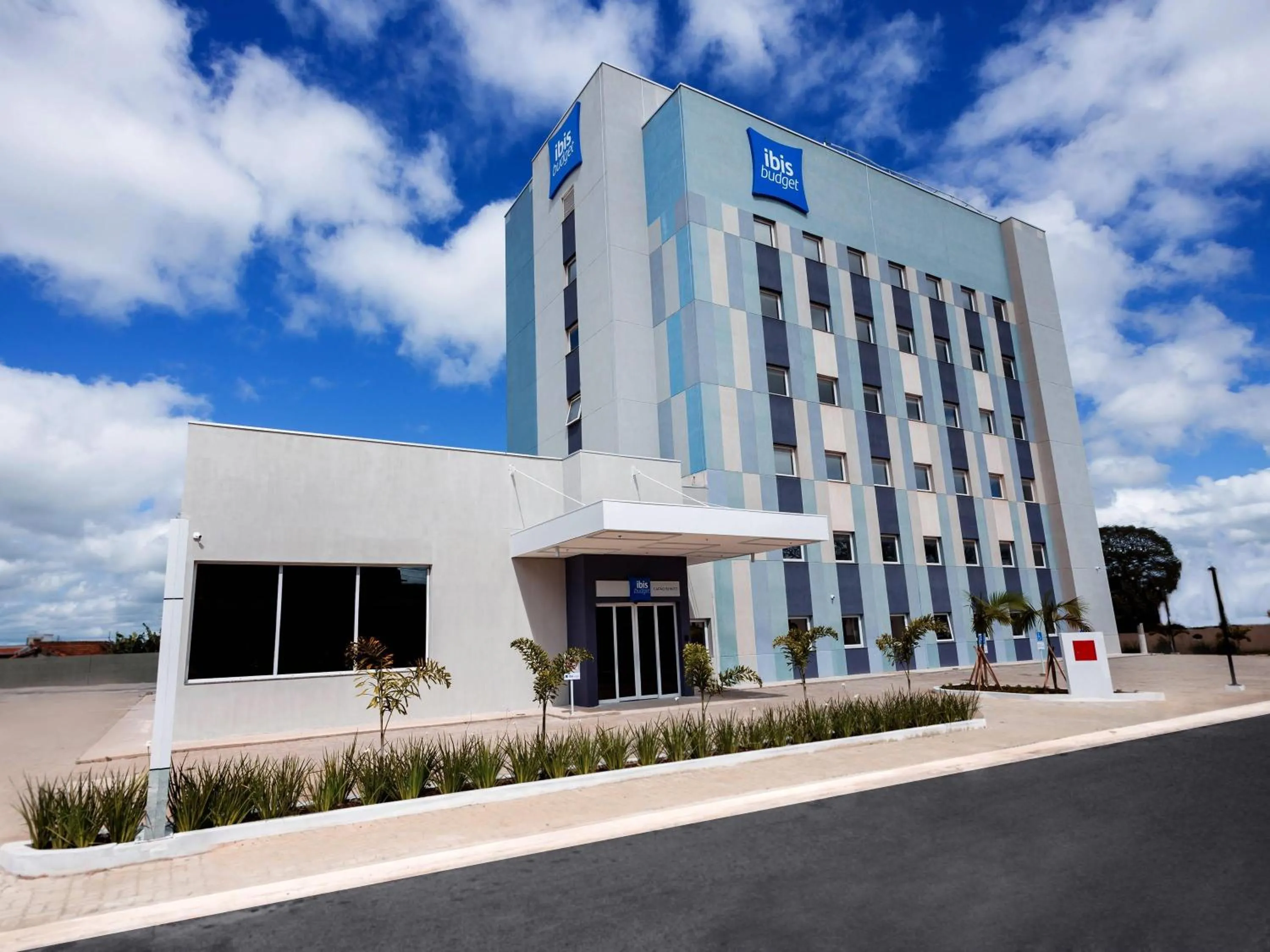 Property building in IBIS BUDGET CAPAO Bonito