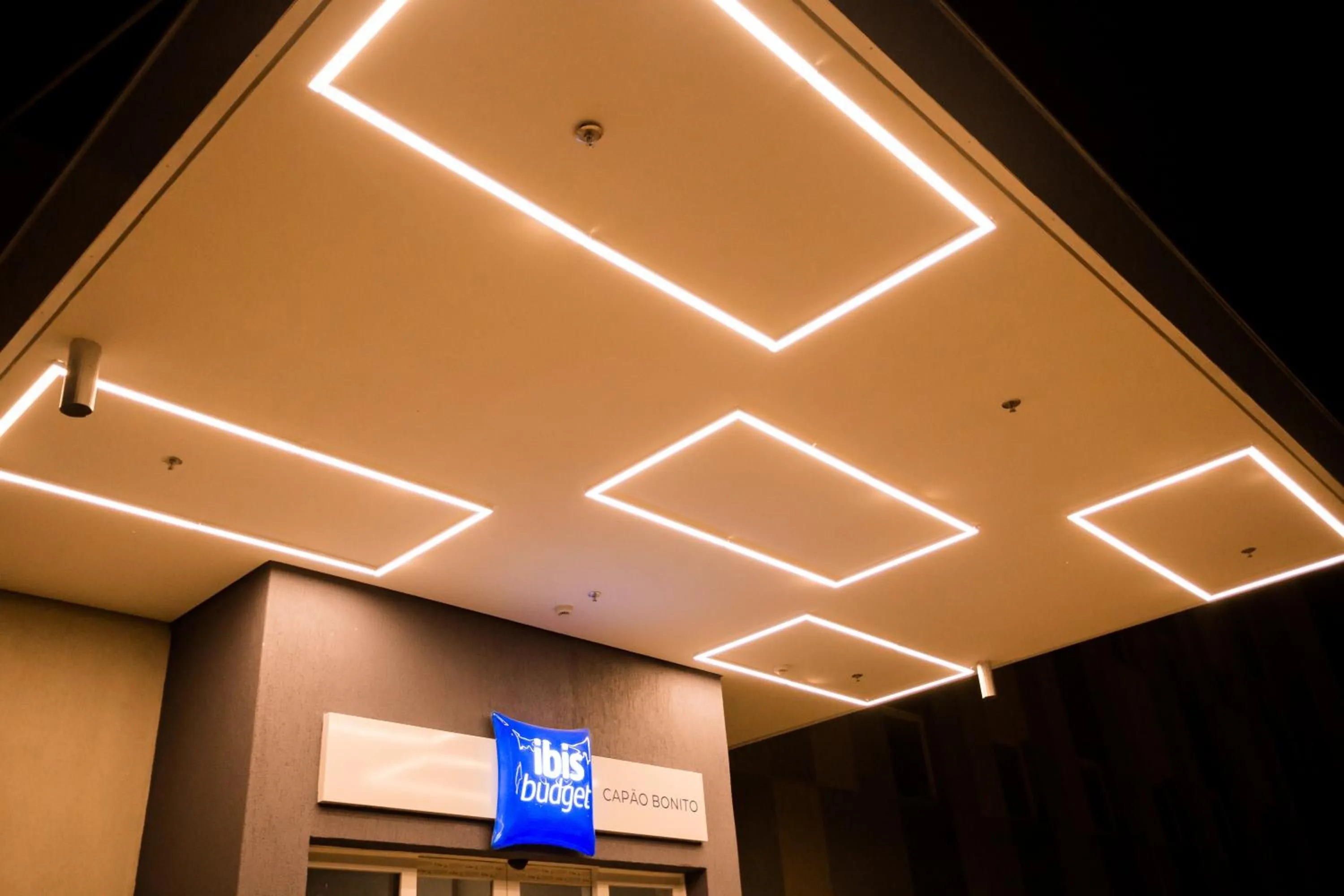 Facade/entrance in IBIS BUDGET CAPAO Bonito