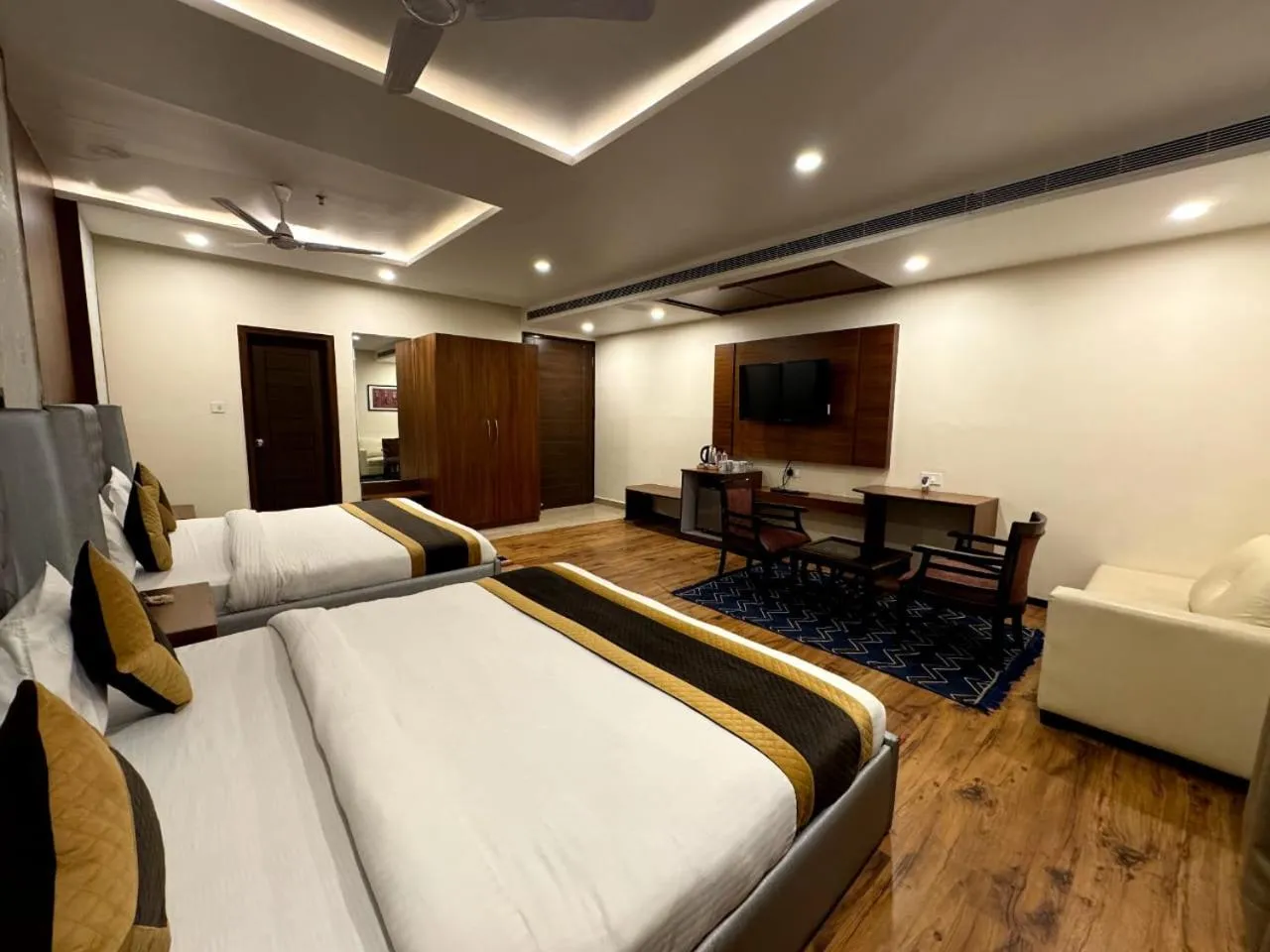 Communal lounge/ TV room, Bed in Hotel River Rhythm Assi Ghat