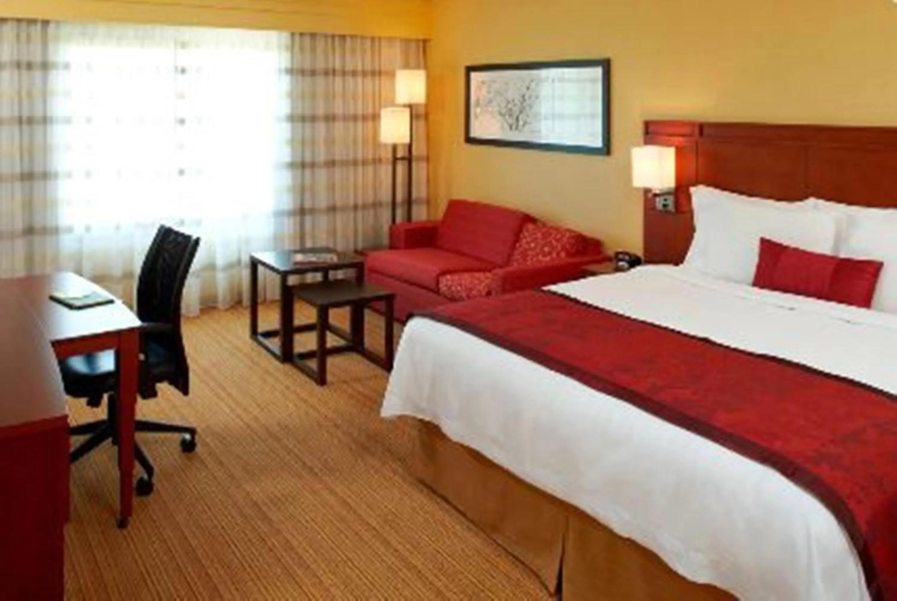 Bedroom, Bed in Courtyard by Marriott Buffalo Amherst/University