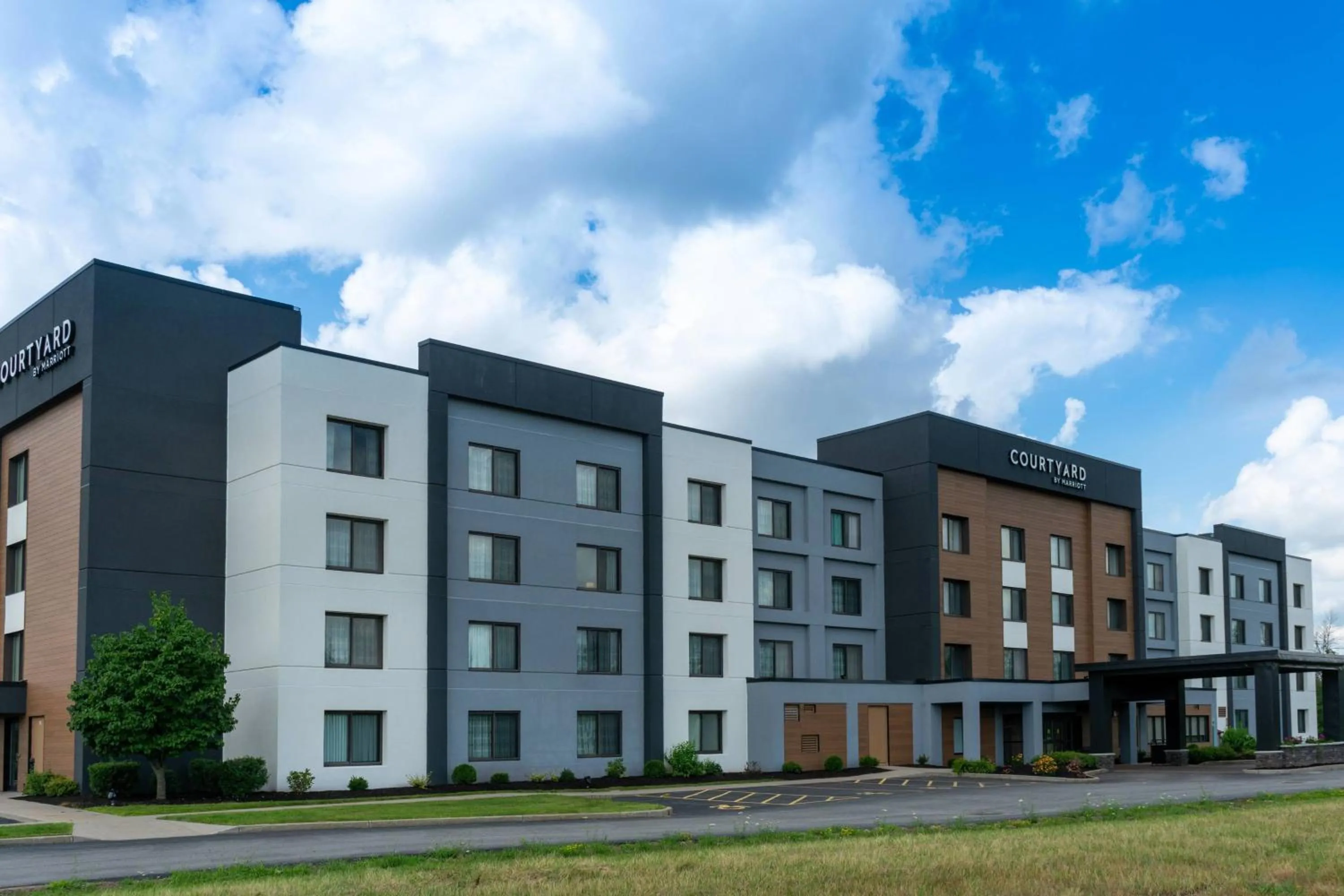 Property building in Courtyard by Marriott Buffalo Amherst/University