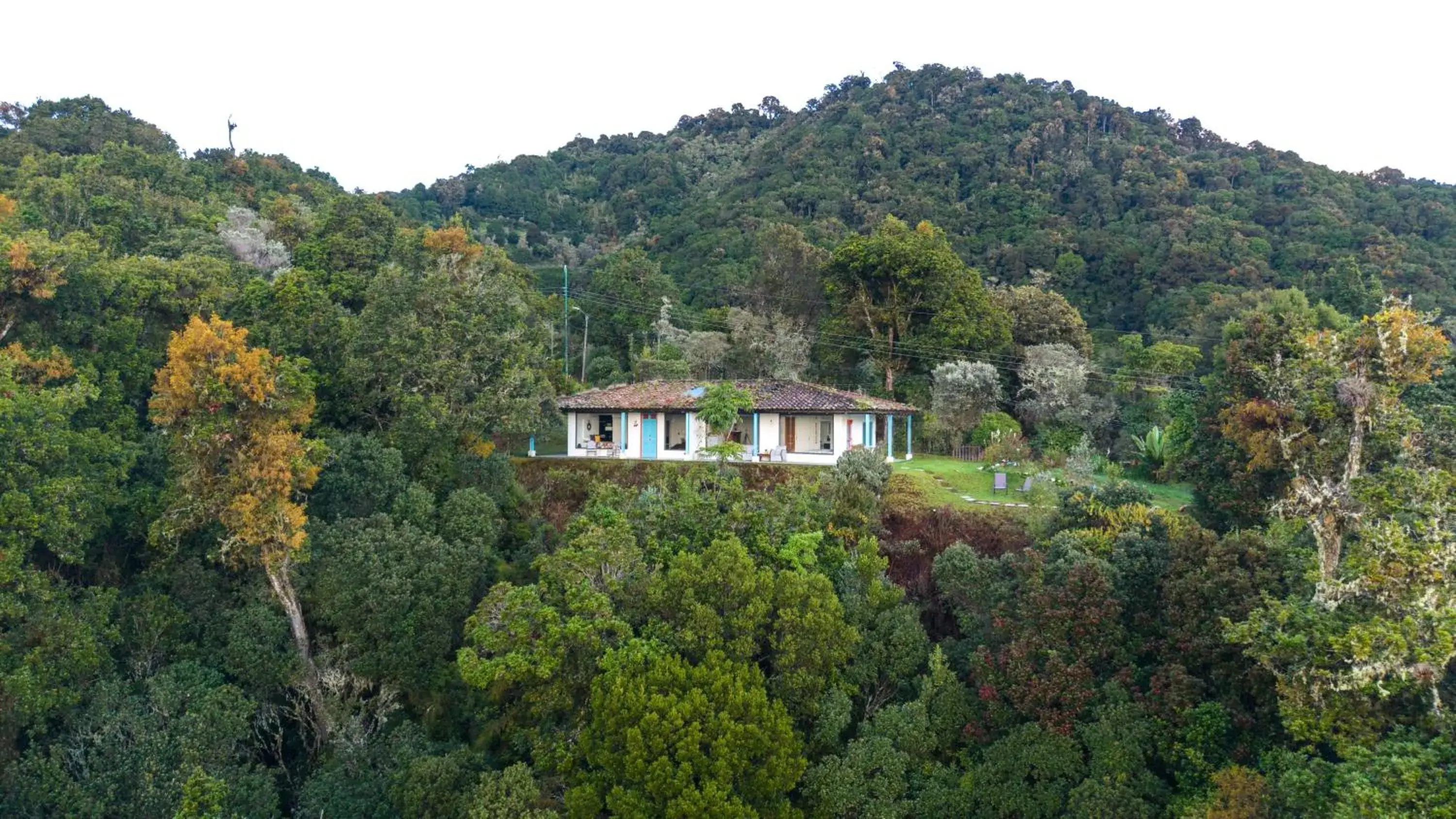 Property building in Dantica Cloud Forest Lodge Property building in Dantica Cloud Forest Lodge