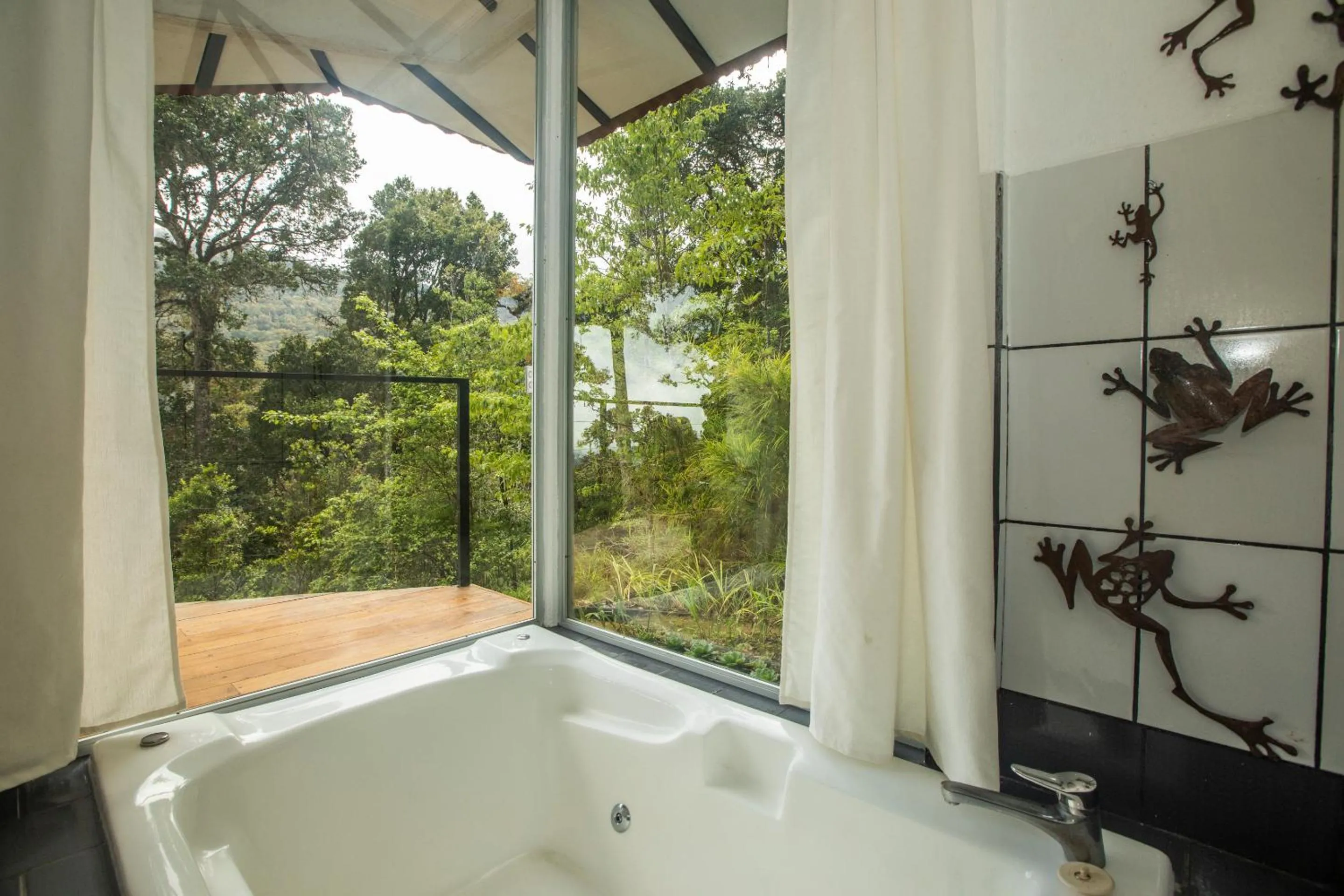 Bathroom in Dantica Cloud Forest Lodge