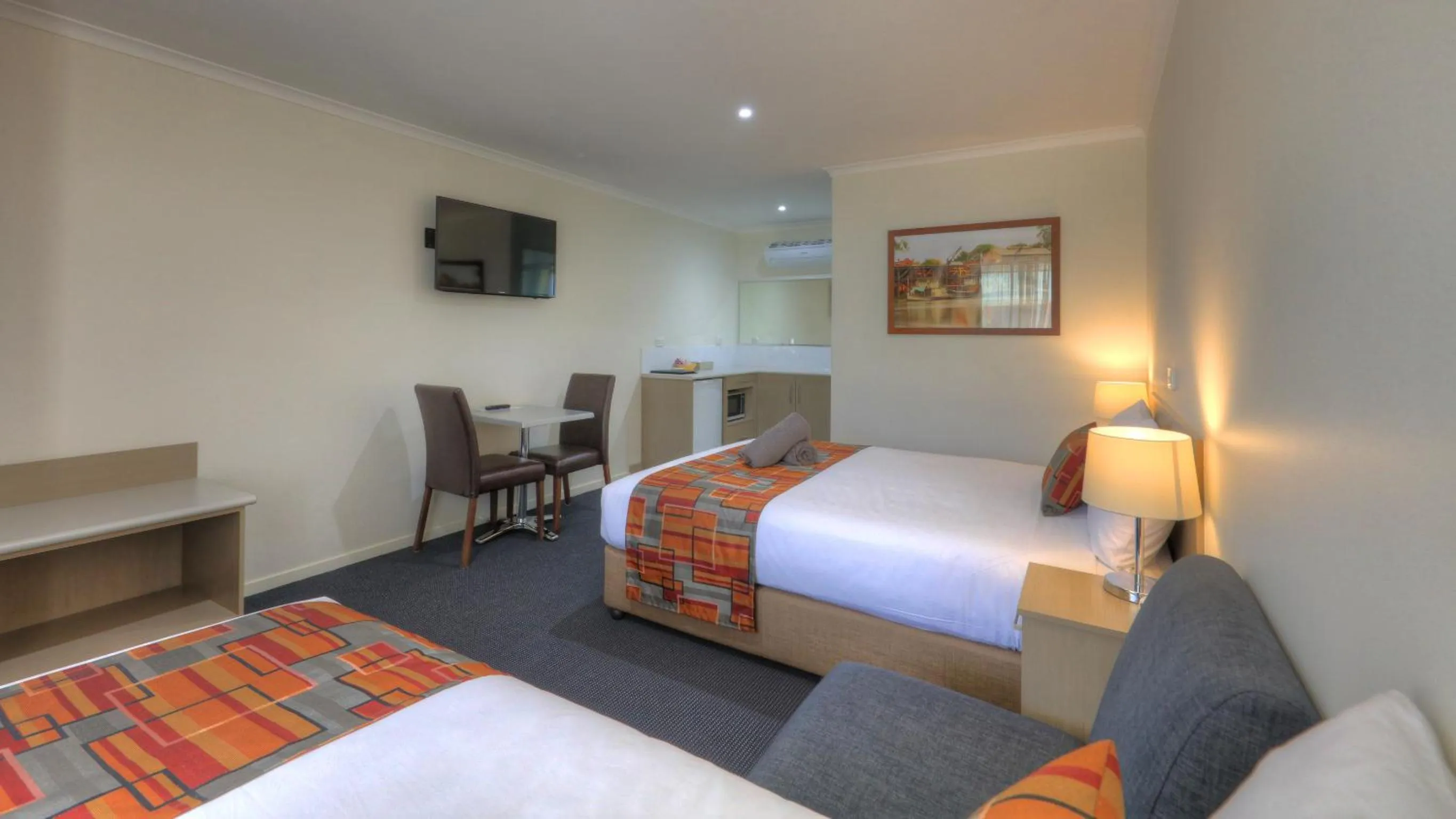 Photo of the whole room, Bed in Moama Central Motel