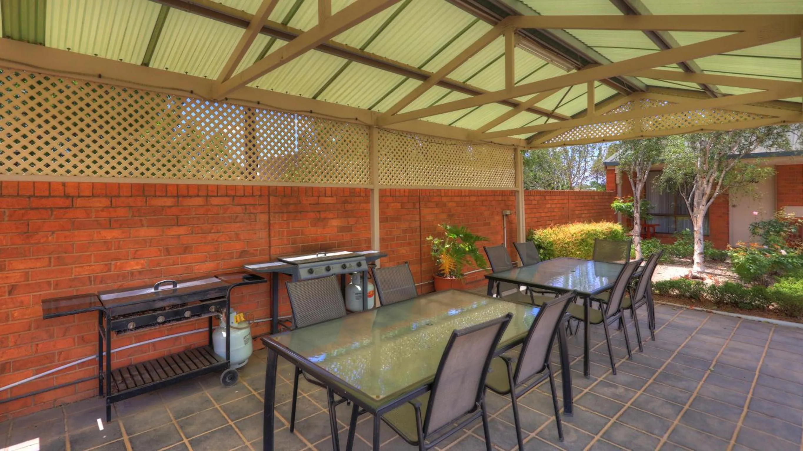 BBQ facilities in Moama Central Motel