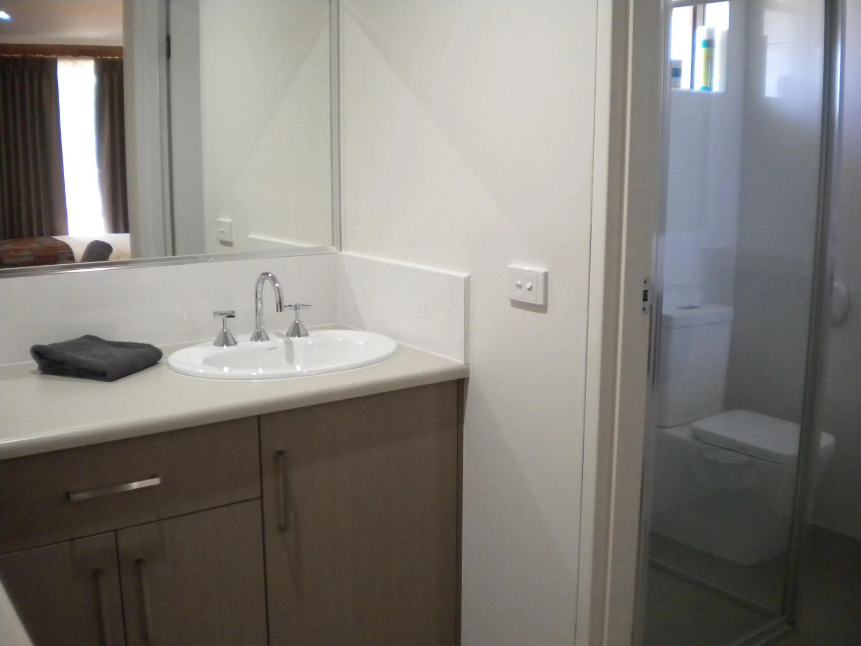 Bathroom in Moama Central Motel