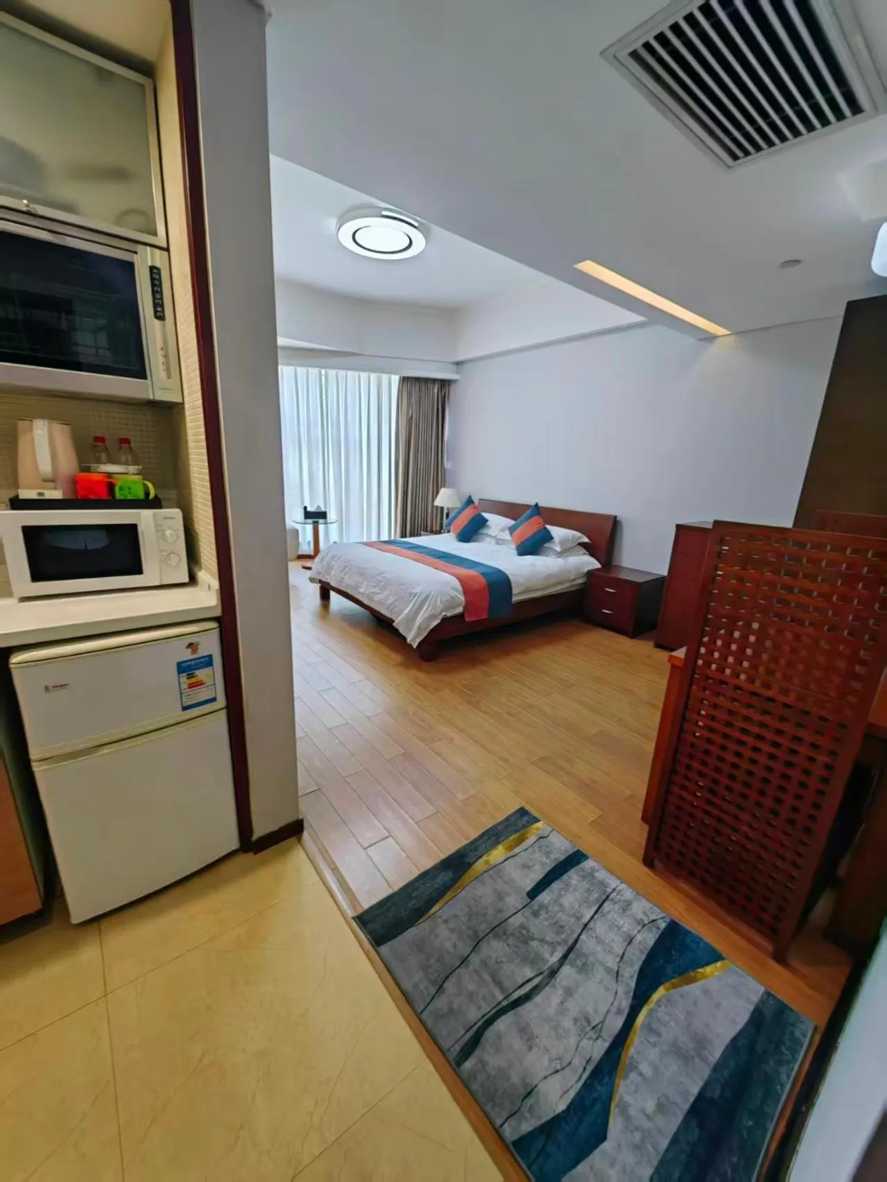 Property building, Bed in East King Business Hotel (West Lake store, Hangzhou)