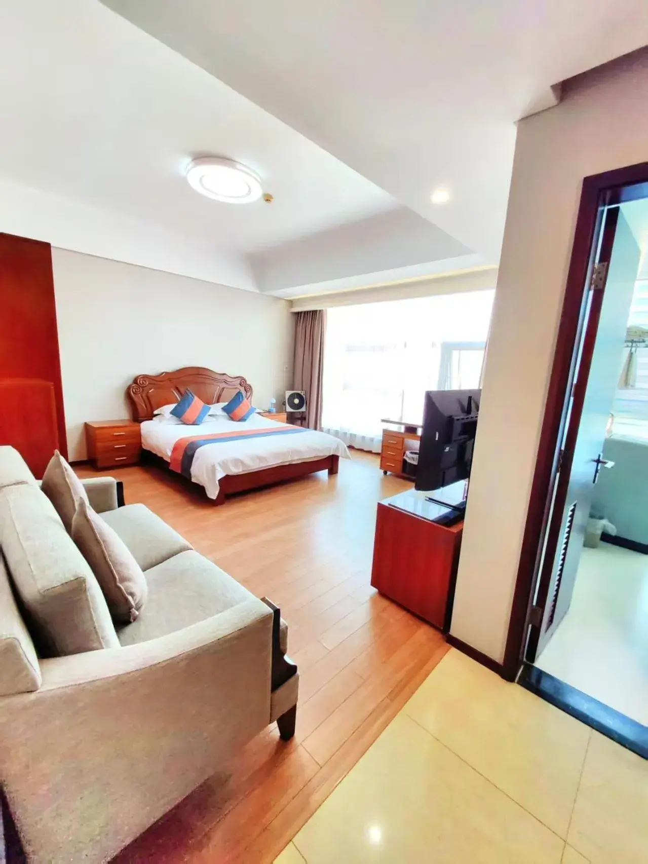 Photo of the whole room in East King Business Hotel (West Lake store, Hangzhou) Photo of the whole room in East King Business Hotel (West Lake store, Hangzhou)