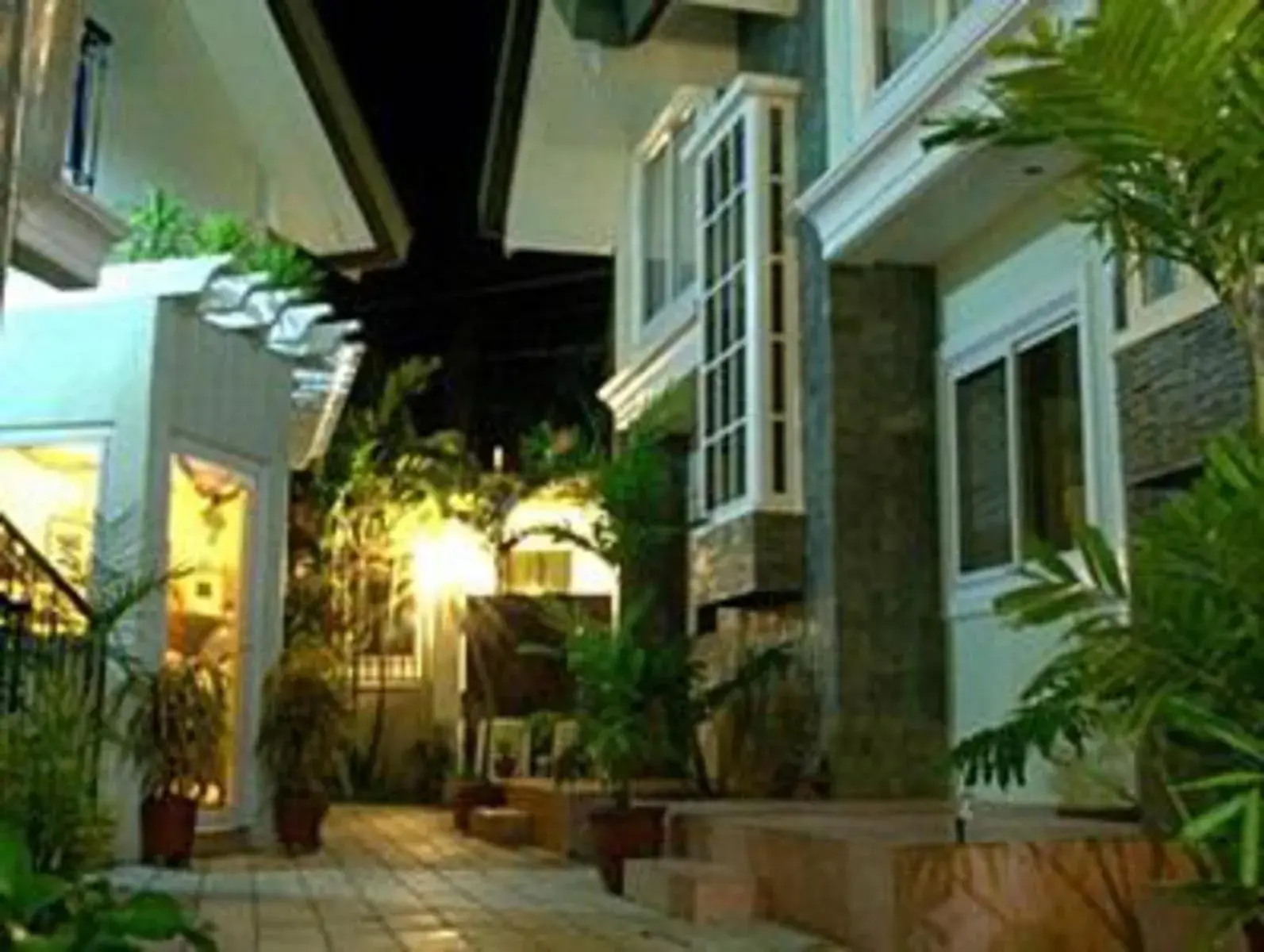 Property building in Sheridan Villas Boracay Property building in Sheridan Villas Boracay