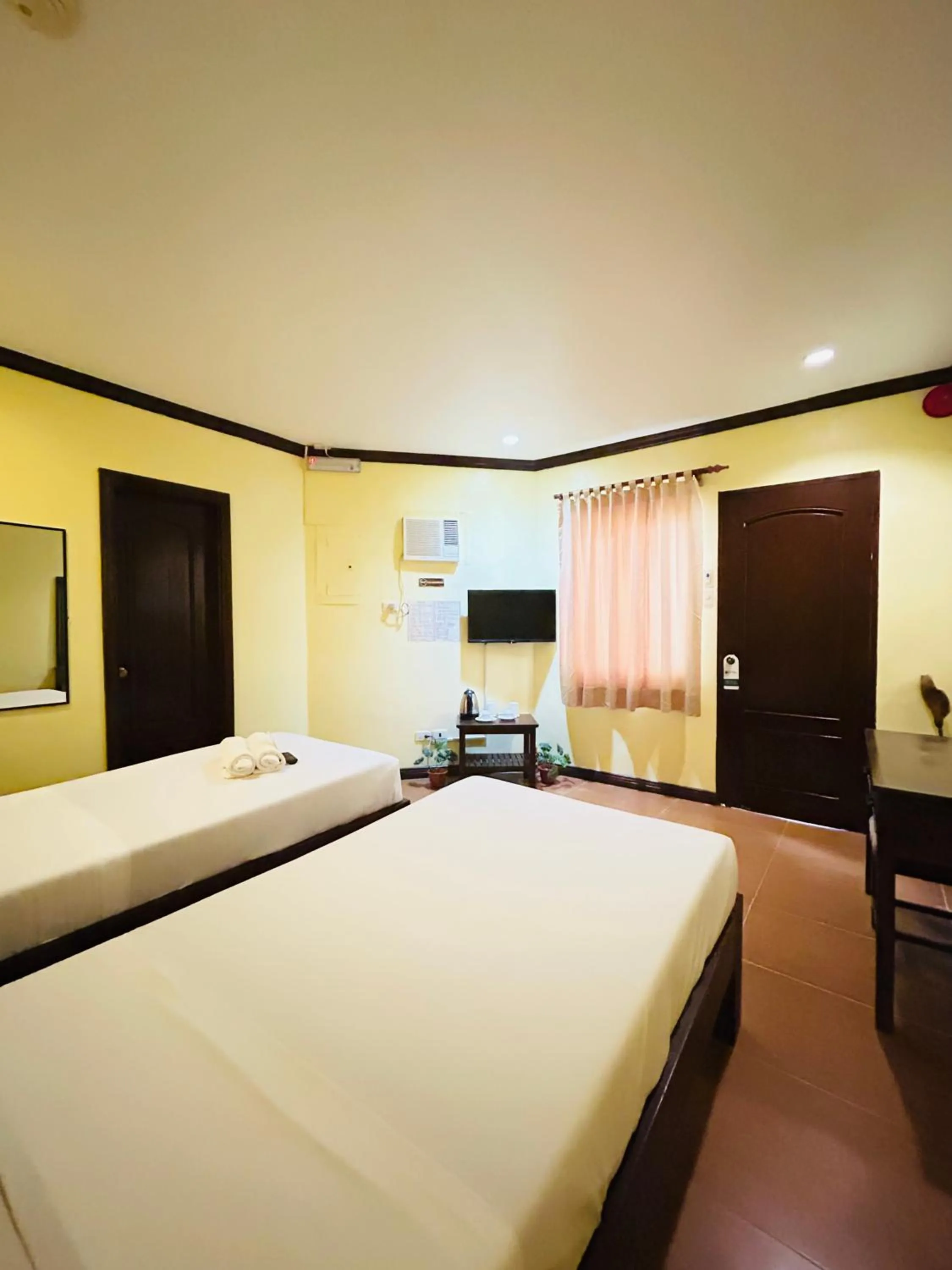 Bed in Sheridan Villas Boracay