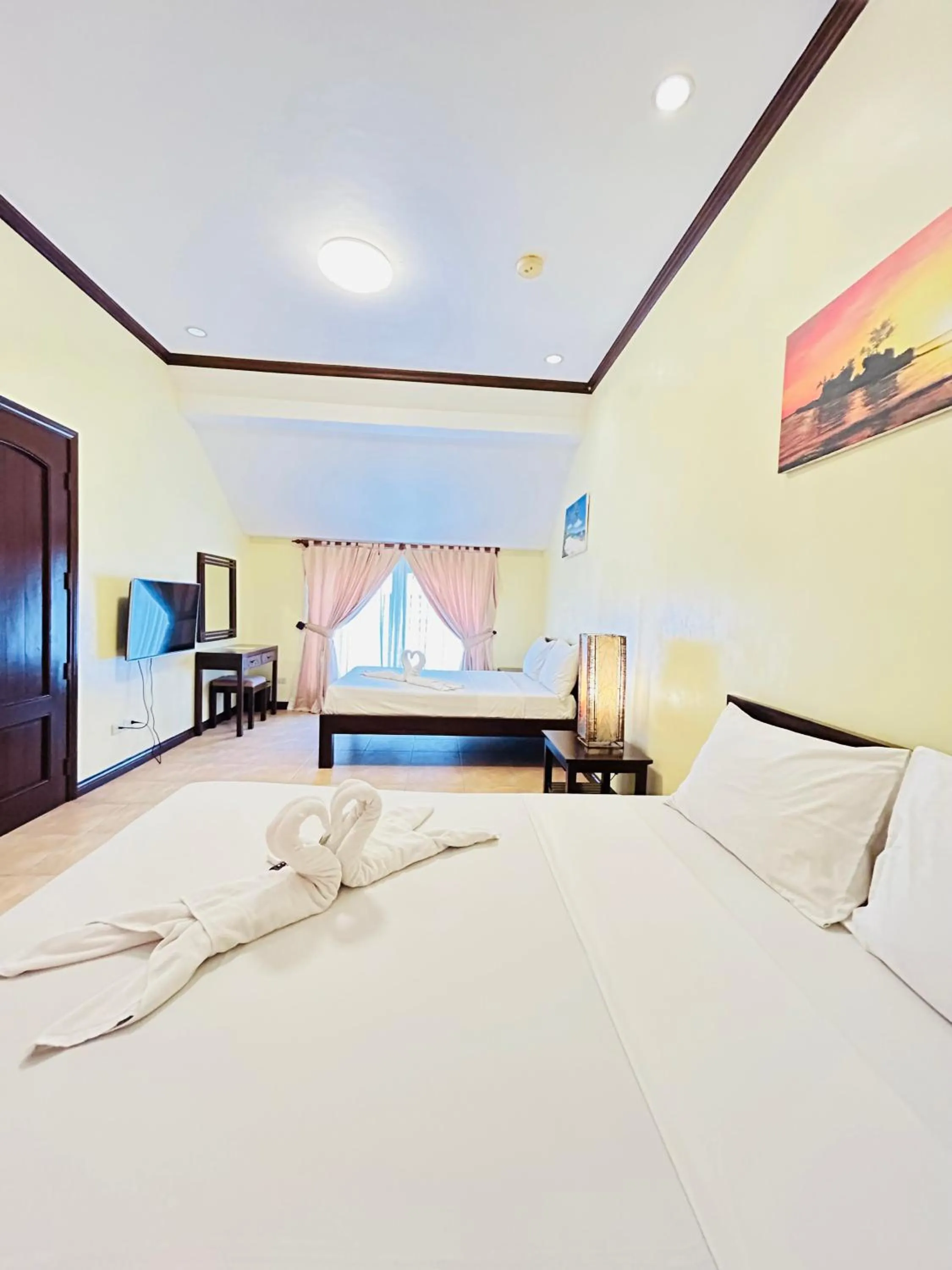 Bed in Sheridan Villas Boracay