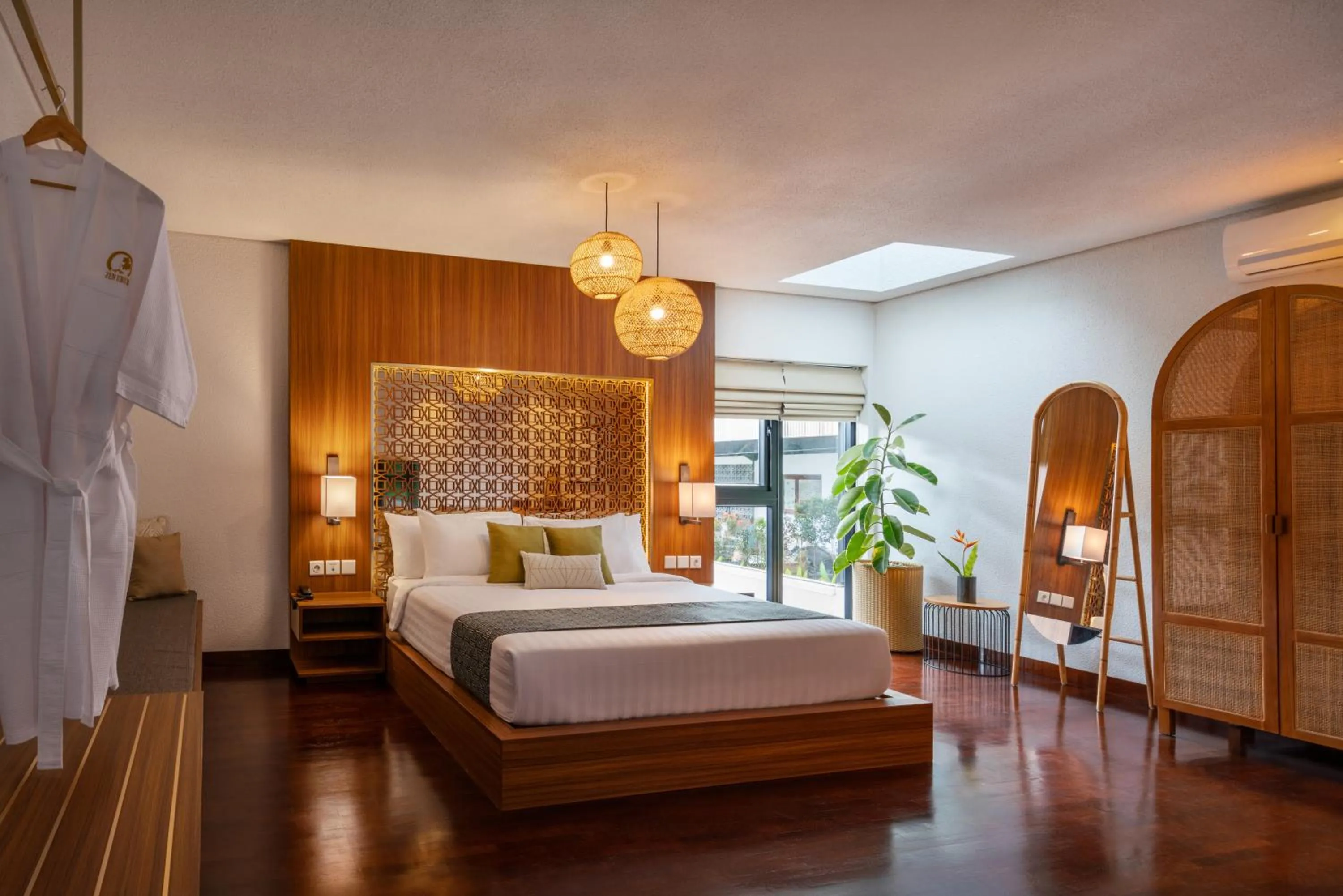 Bedroom, Bed in Zenubud