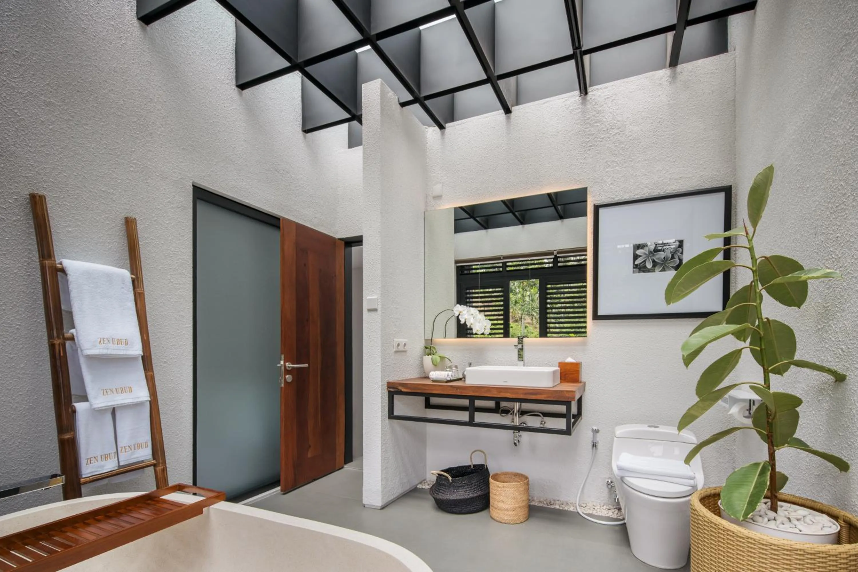 Bathroom in Zenubud