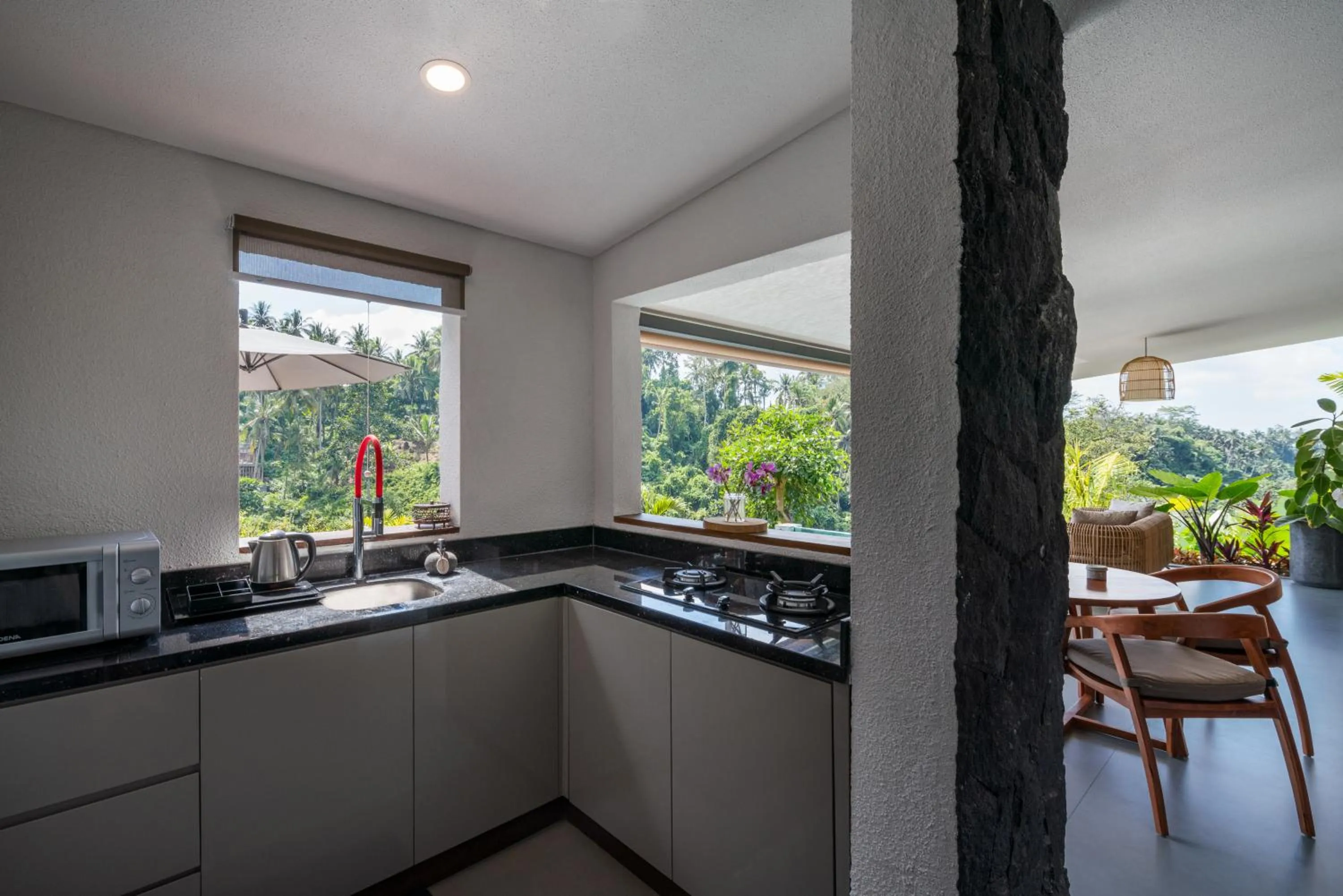 Kitchen or kitchenette in Zenubud