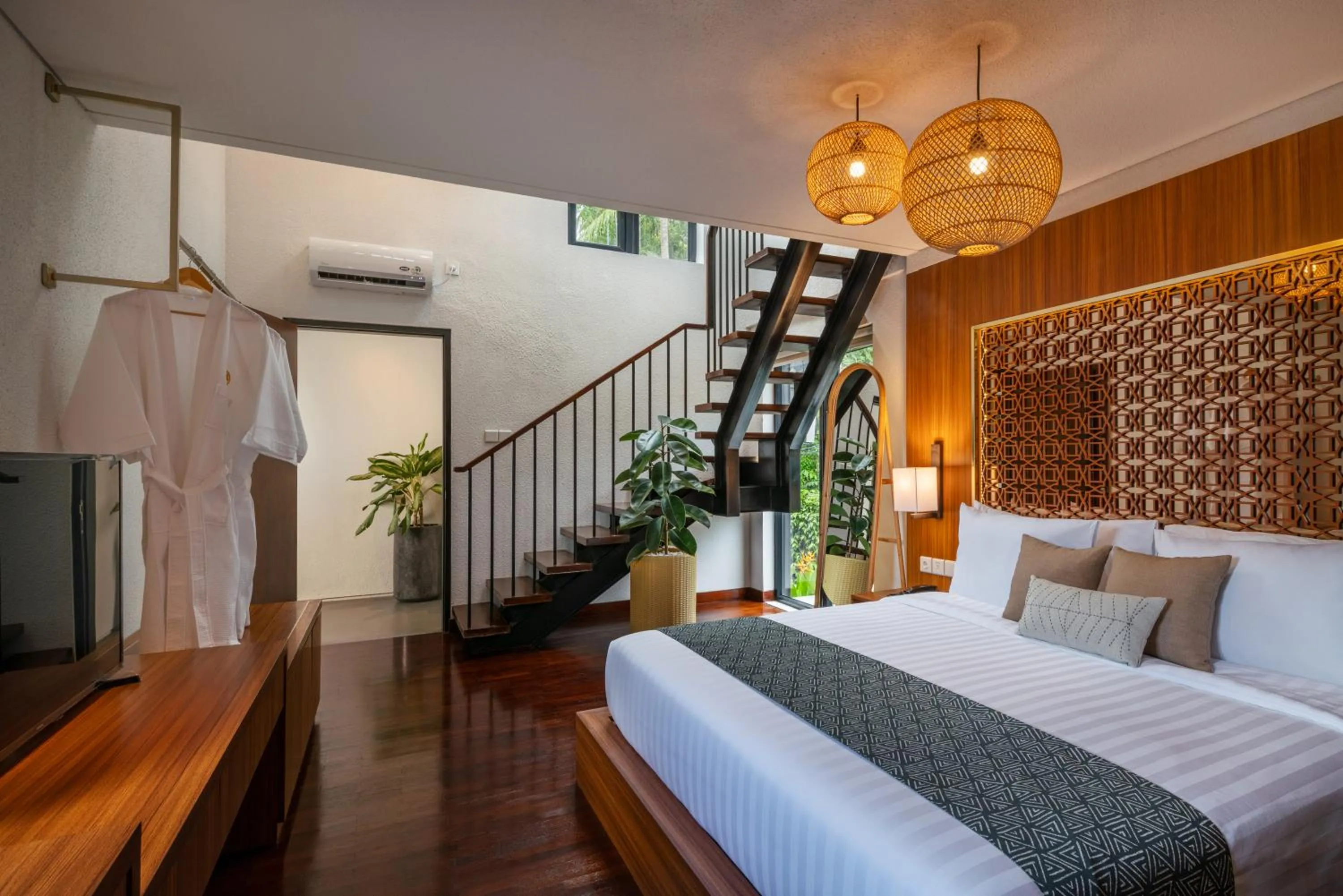 Bedroom, Bed in Zenubud