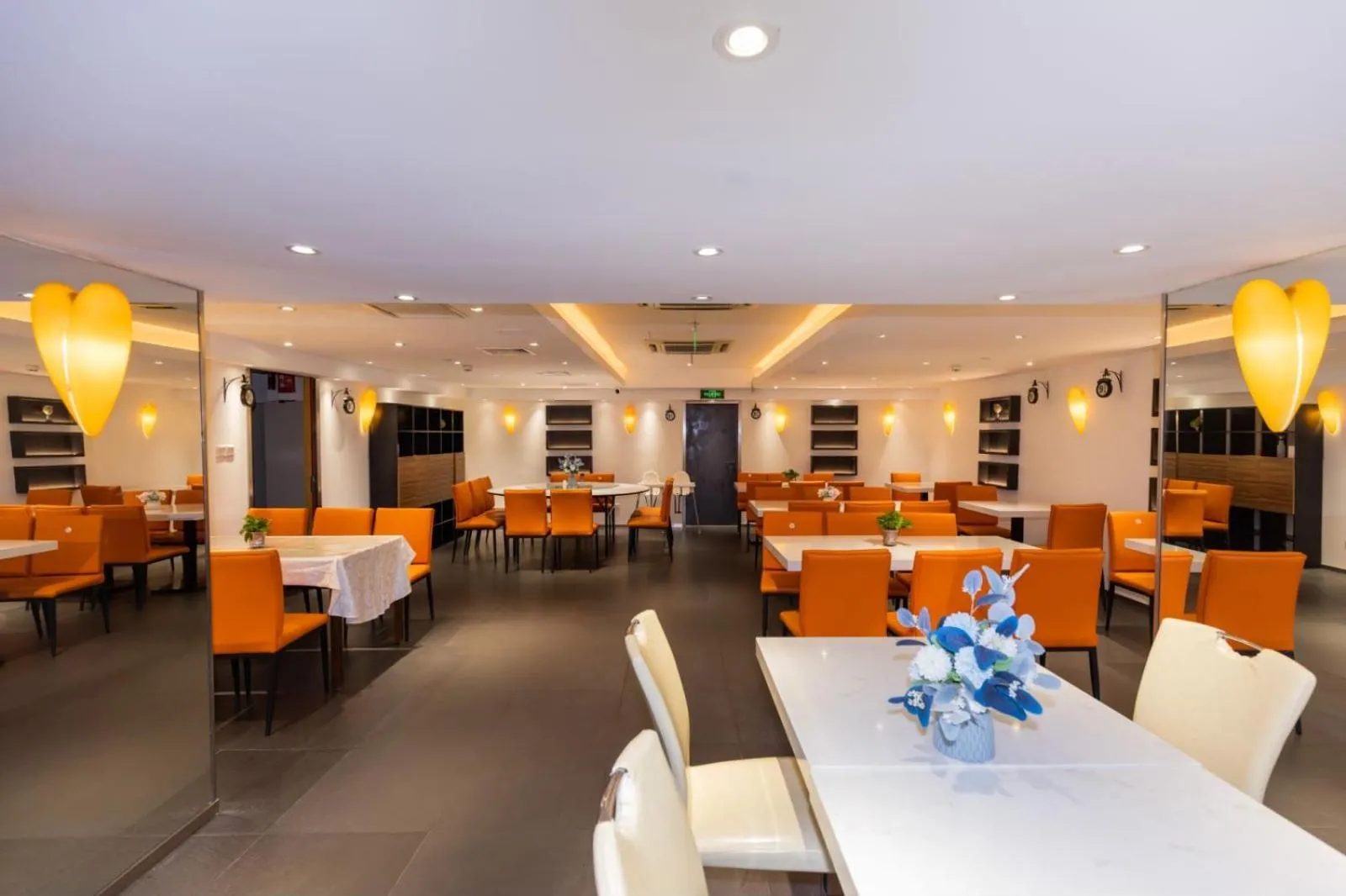 Restaurant/places to eat in Starr Hotel Shanghai (Shanghai Railway Station)