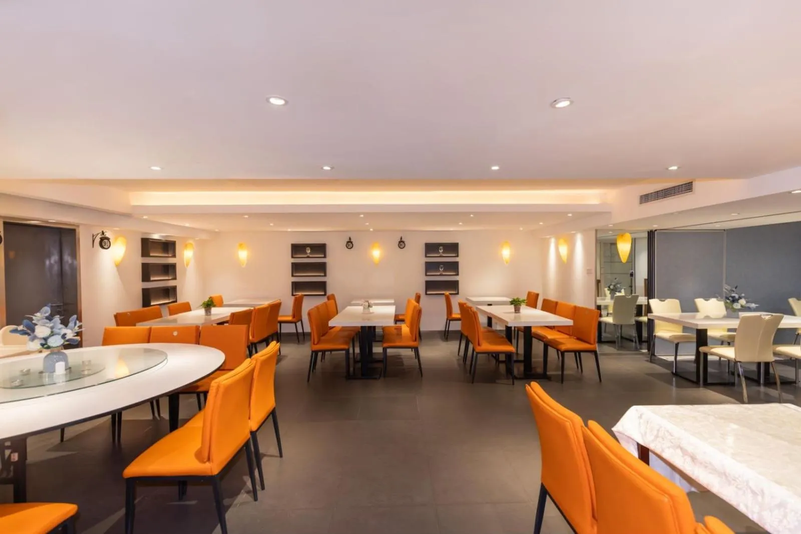 Restaurant/places to eat in Starr Hotel Shanghai (Shanghai Railway Station)