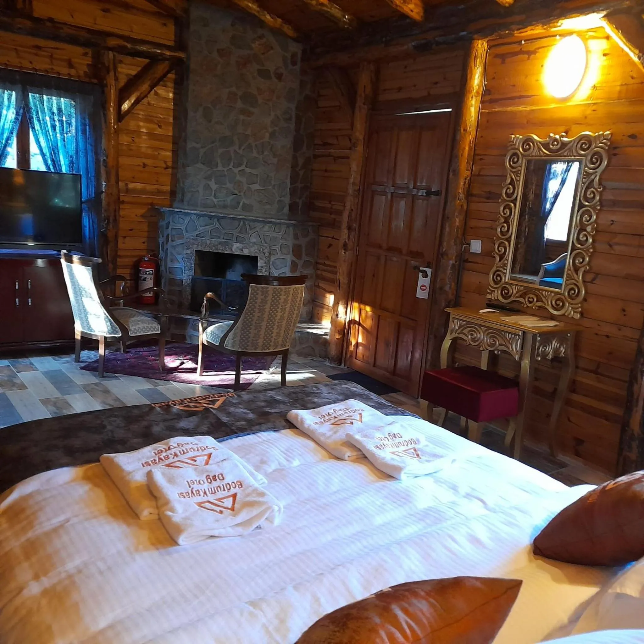 Photo of the whole room in Antalya Bodrum Kayası Dağ Oteli