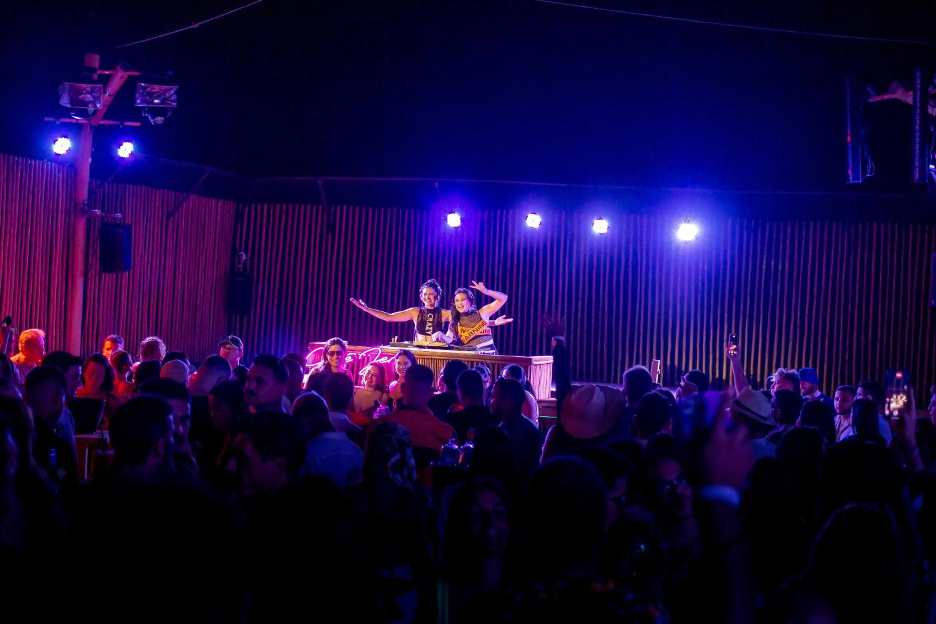 Nightclub / DJ in Café Jeri Hotel - Adults Only