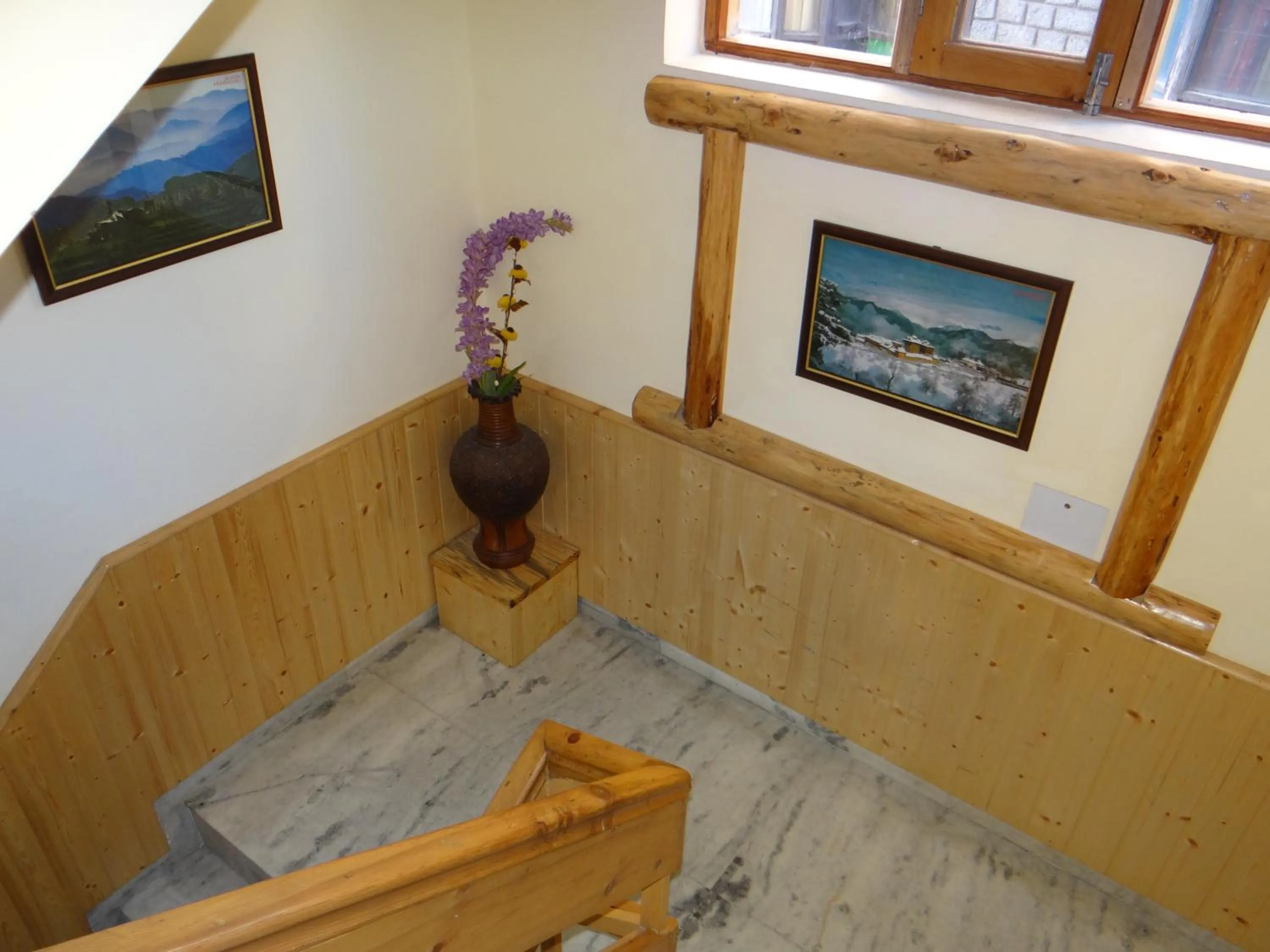 Hotel Mountain Trail Manali