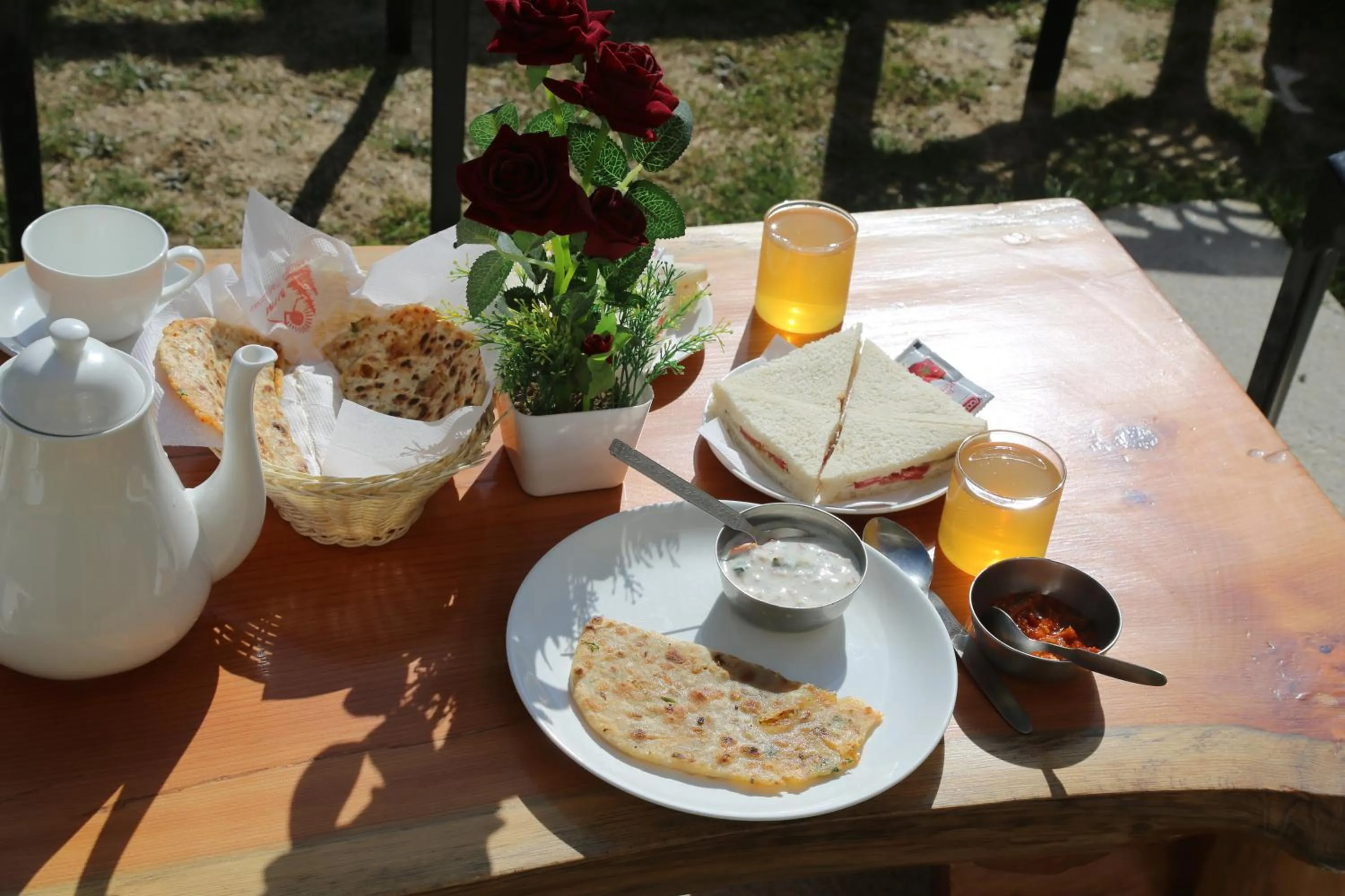 Breakfast in Hotel Mountain Trail Manali