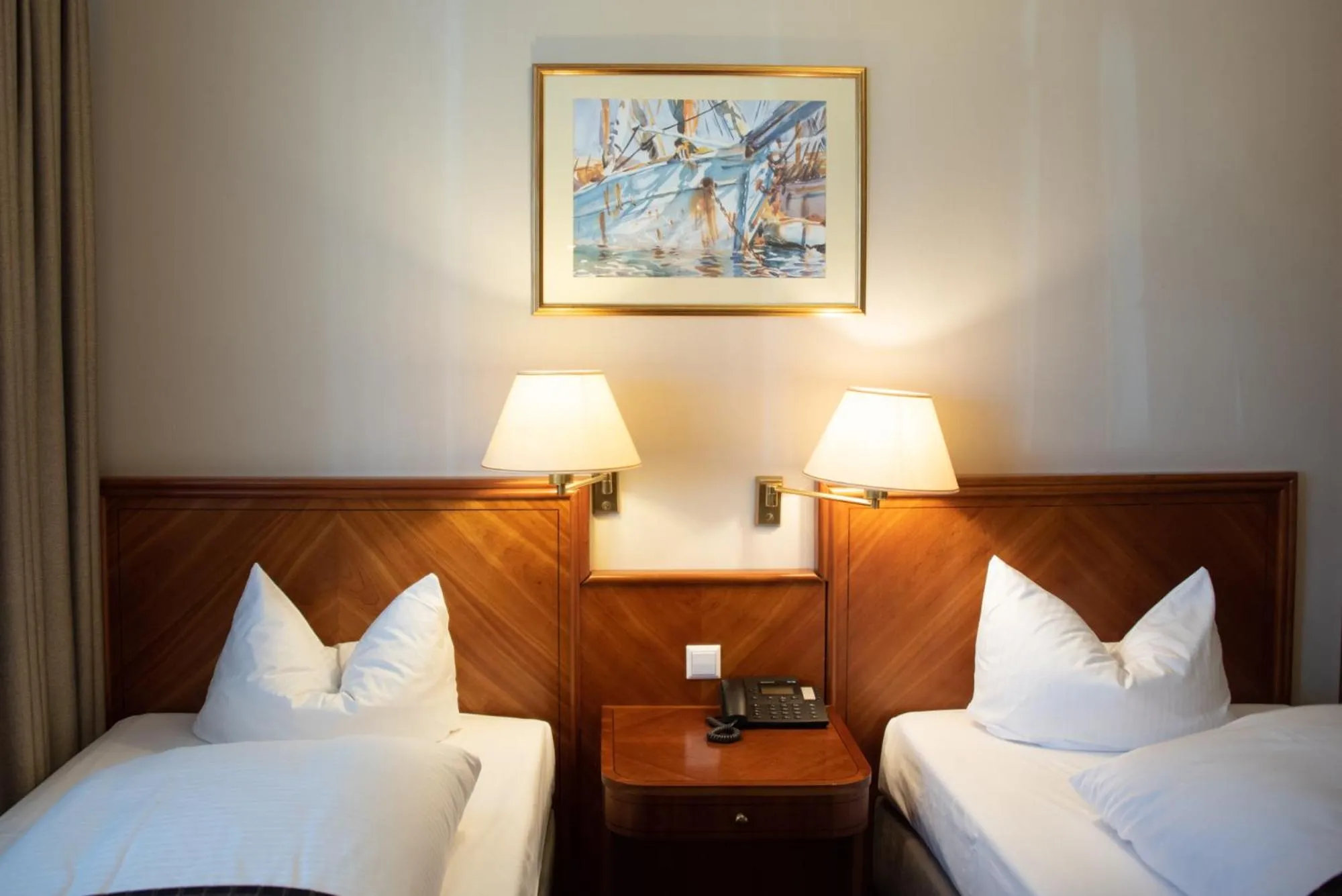 Photo of the whole room, Bed in ROSS Hotel nähe Messe Stuttgart