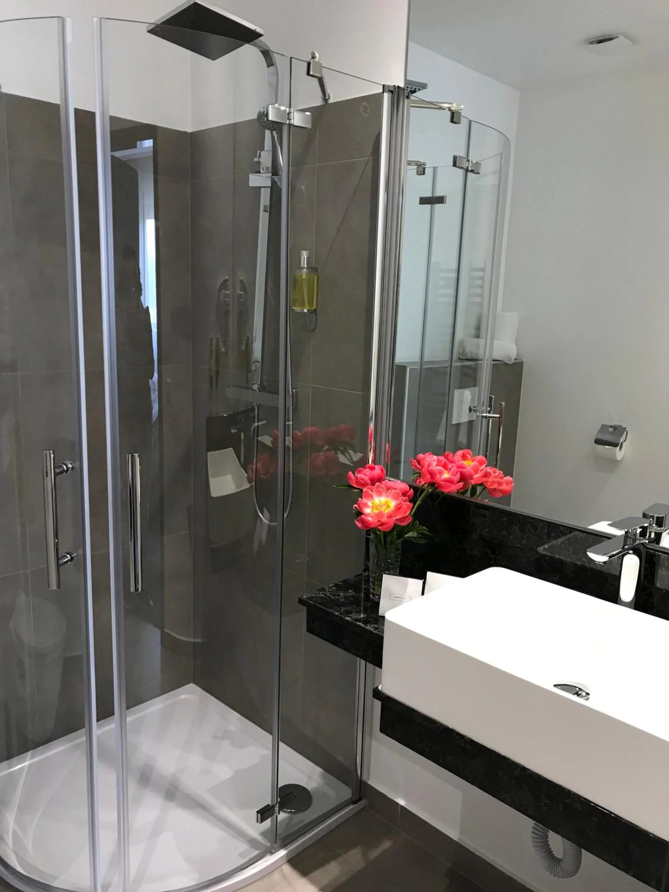 Shower in ROSS Hotel nähe Messe Stuttgart