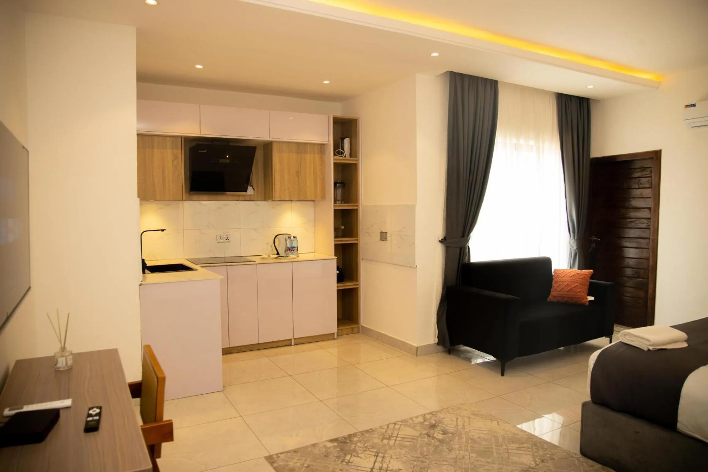 AIDEN HOMES AND APARTMENTS HOTEl