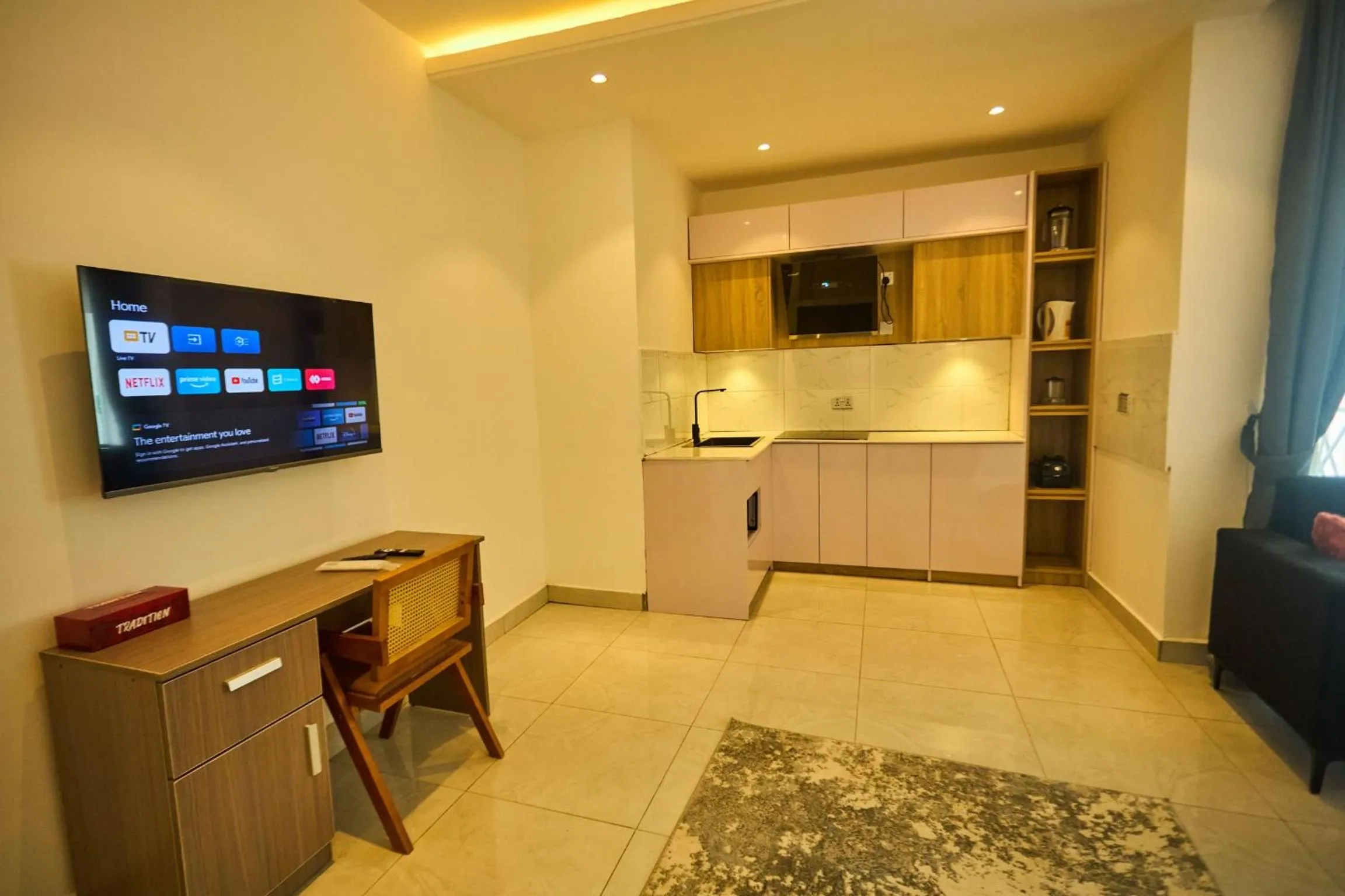 Kitchen or kitchenette in AIDEN HOMES AND APARTMENTS HOTEl