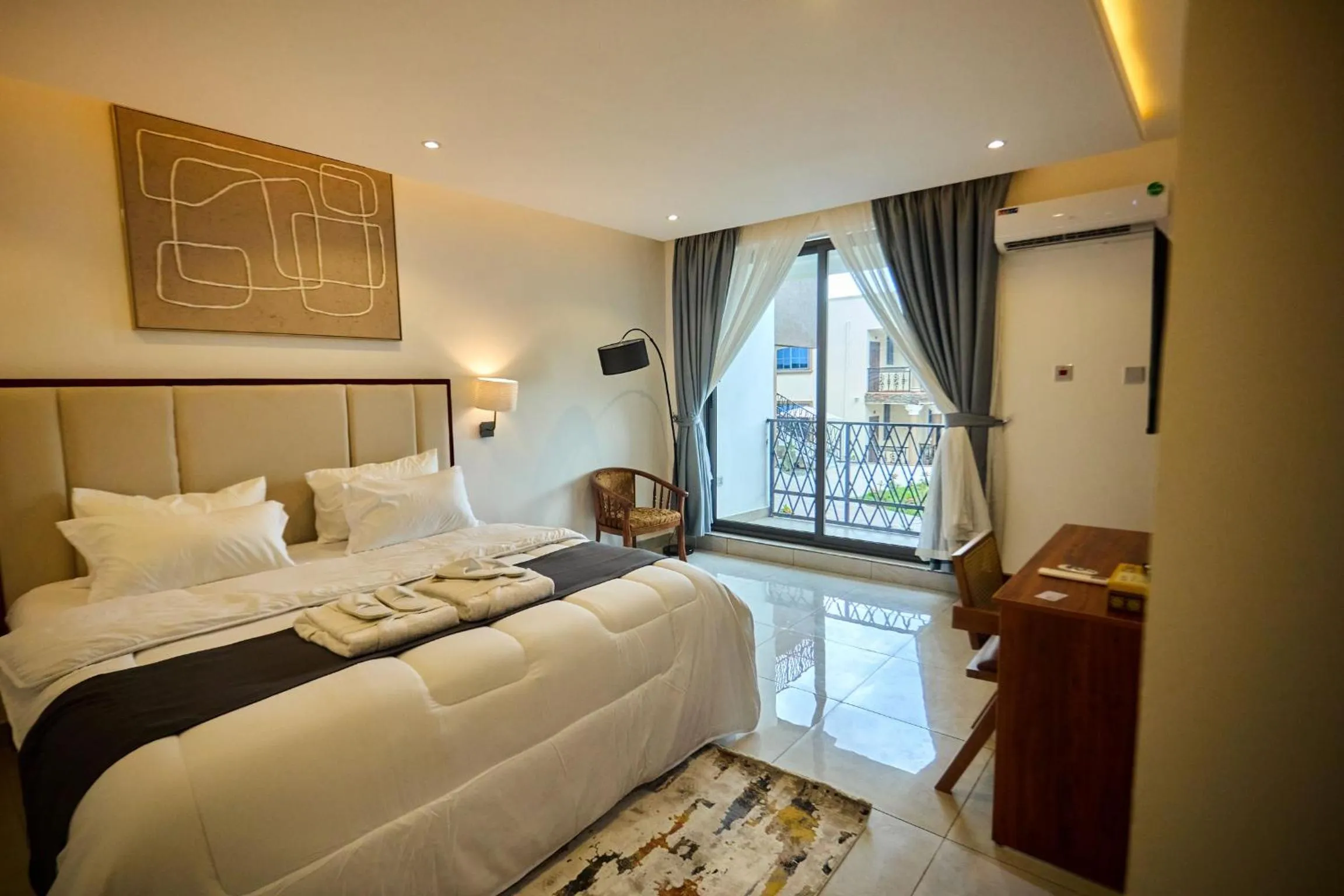 AIDEN HOMES AND APARTMENTS HOTEl