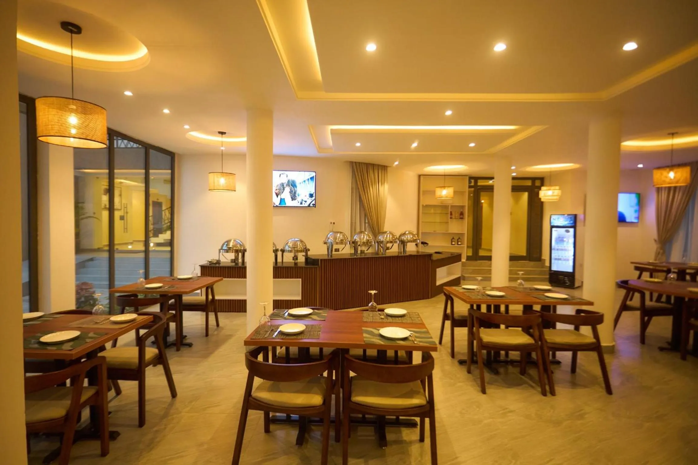 Restaurant/places to eat in AIDEN HOMES AND APARTMENTS HOTEl