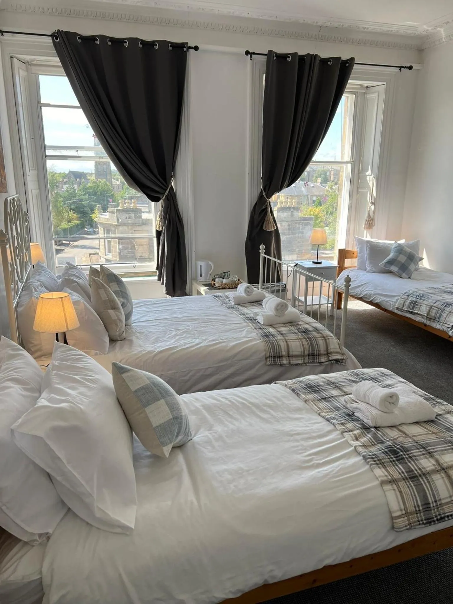 Bedroom, Bed in Edinburgh Travel Guest House