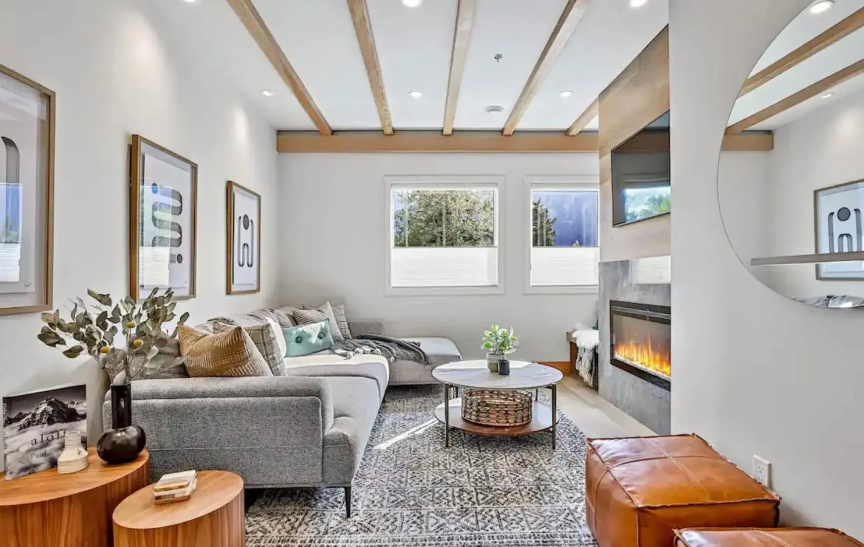 Ravens Crest Lodge - Stunning Views Perfectly Located on Main Street Ravens Crest Lodge - Stunning Views Perfectly Located on Main Street