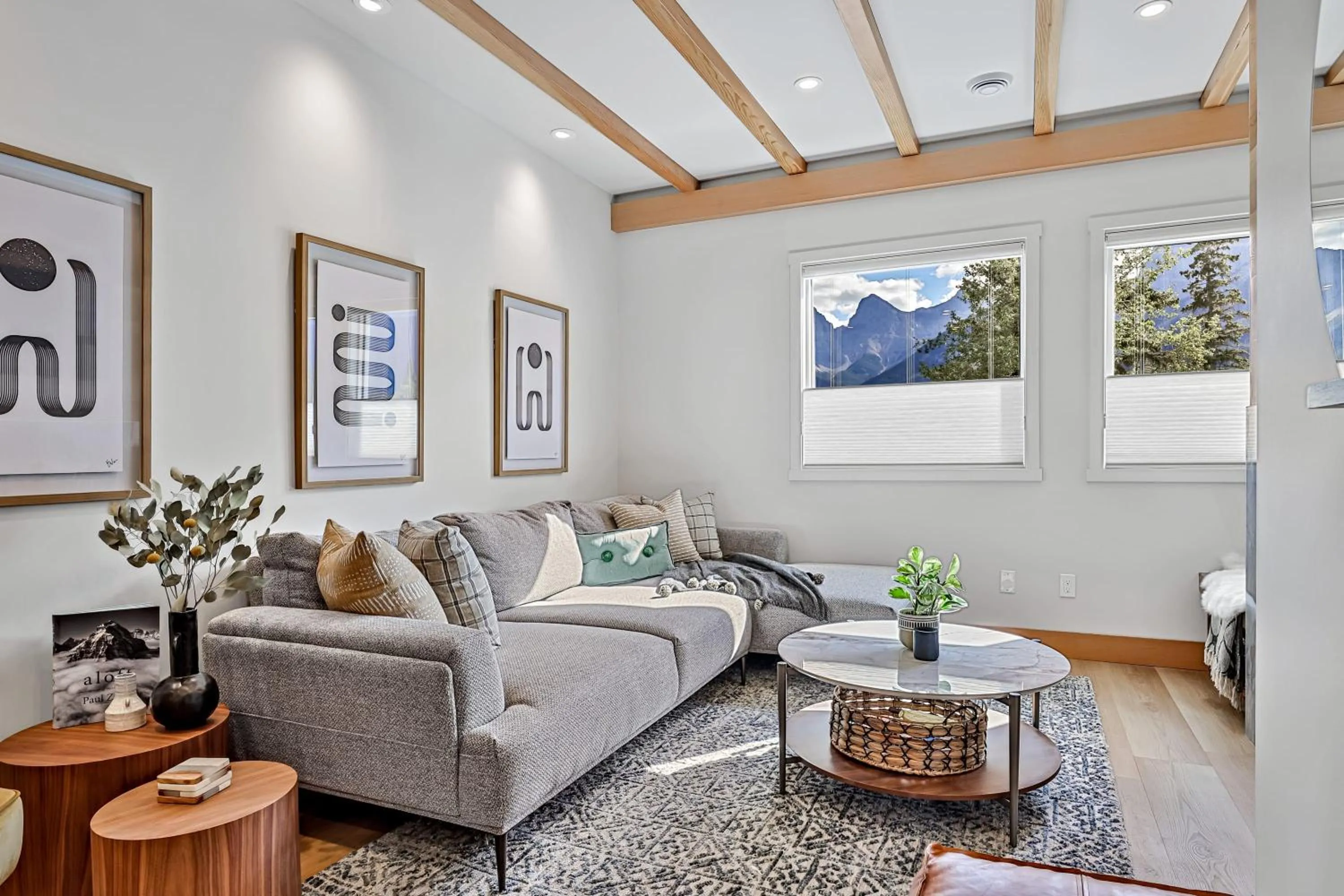 Ravens Crest Lodge - Stunning Views Perfectly Located on Main Street