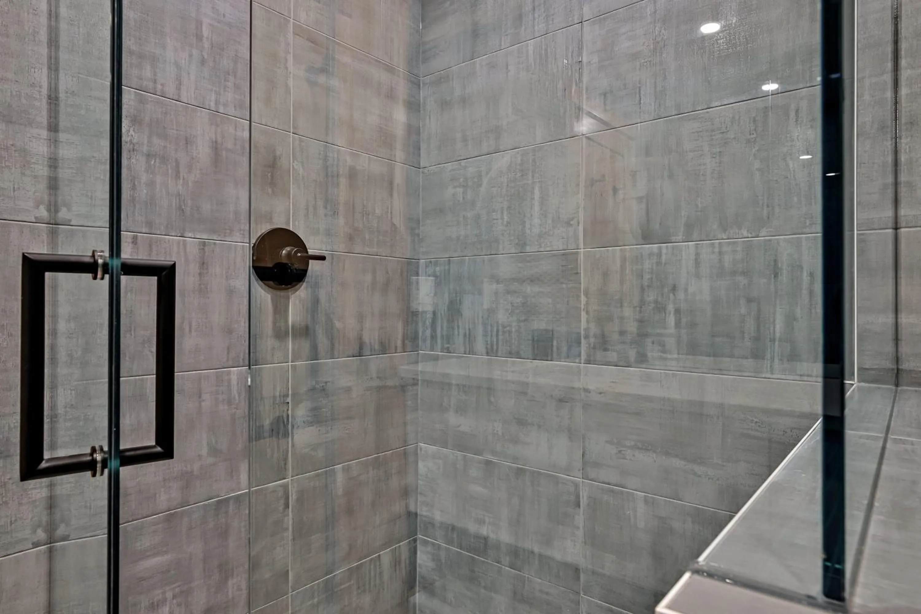 Ravens Crest Lodge - Stunning Views Perfectly Located on Main Street