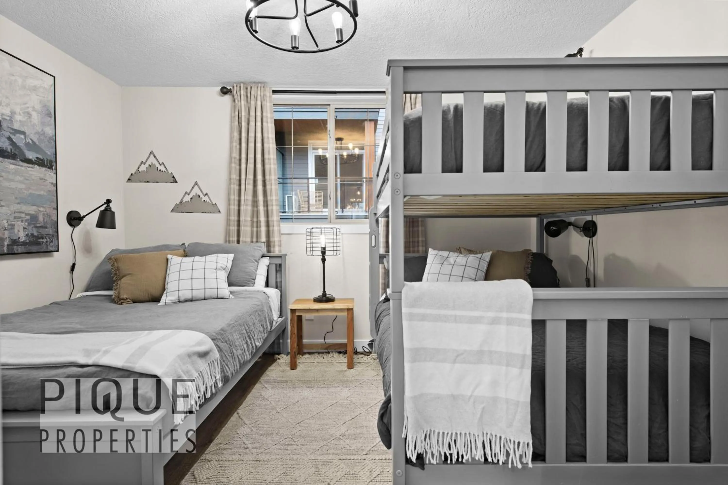 Bed in Mystic Mountain Chalet, Heated Outdoor Pool & Hot Tub, Free Parking, Fast Wifi!