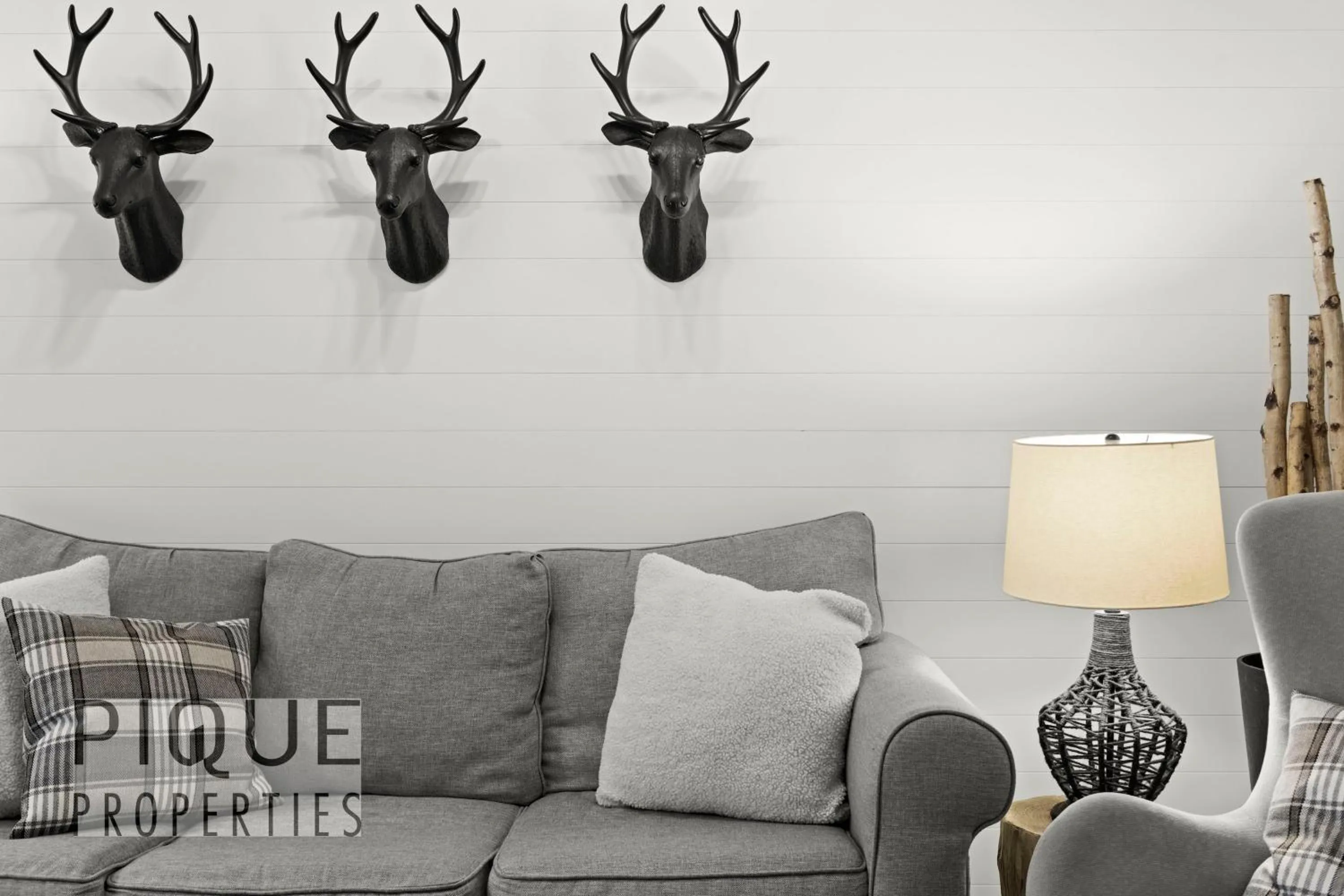 Mystic Mountain Chalet, Heated Outdoor Pool & Hot Tub, Free Parking, Fast Wifi!