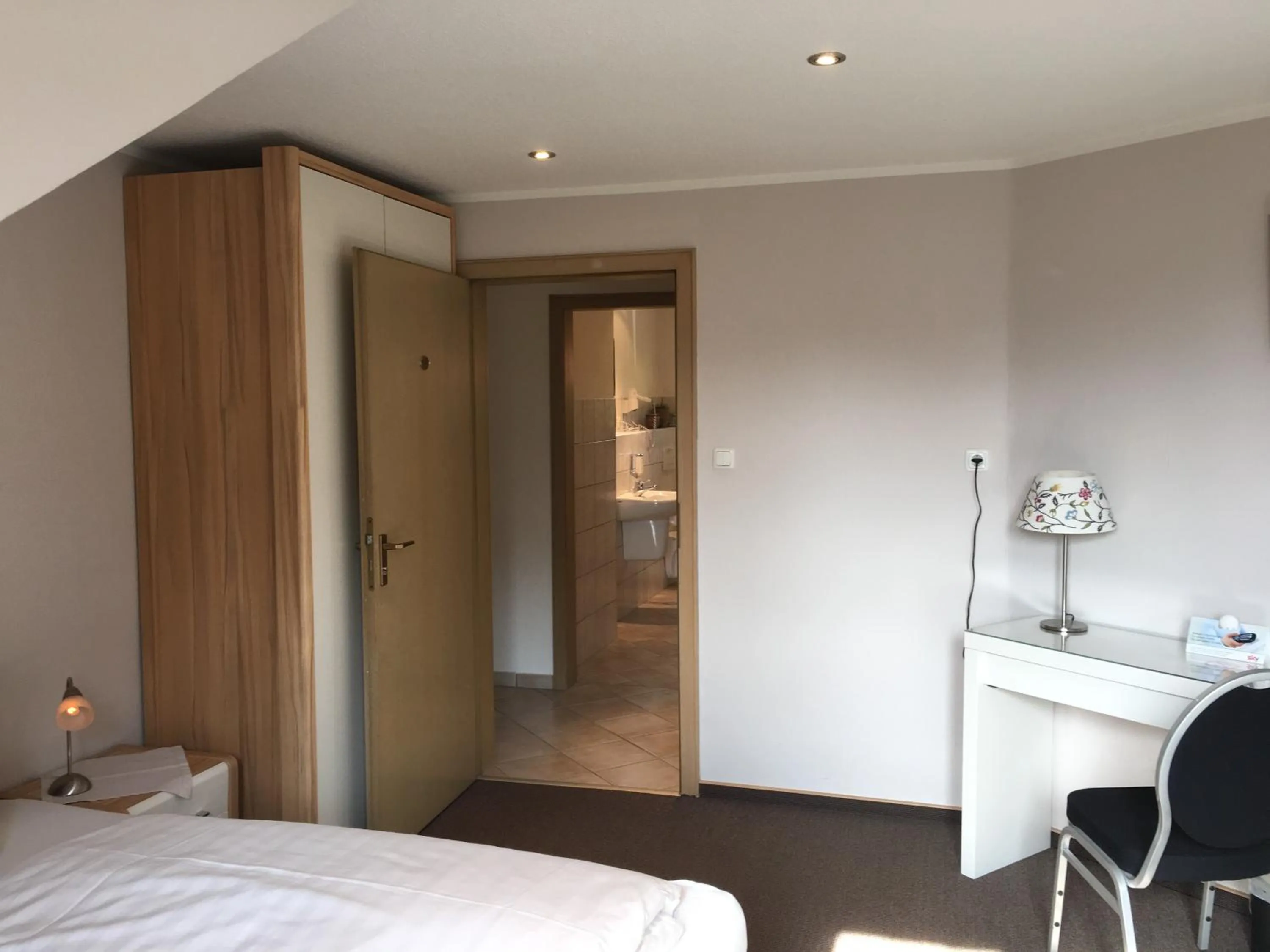 Bedroom, Bed in Landhaus Hotel Göke